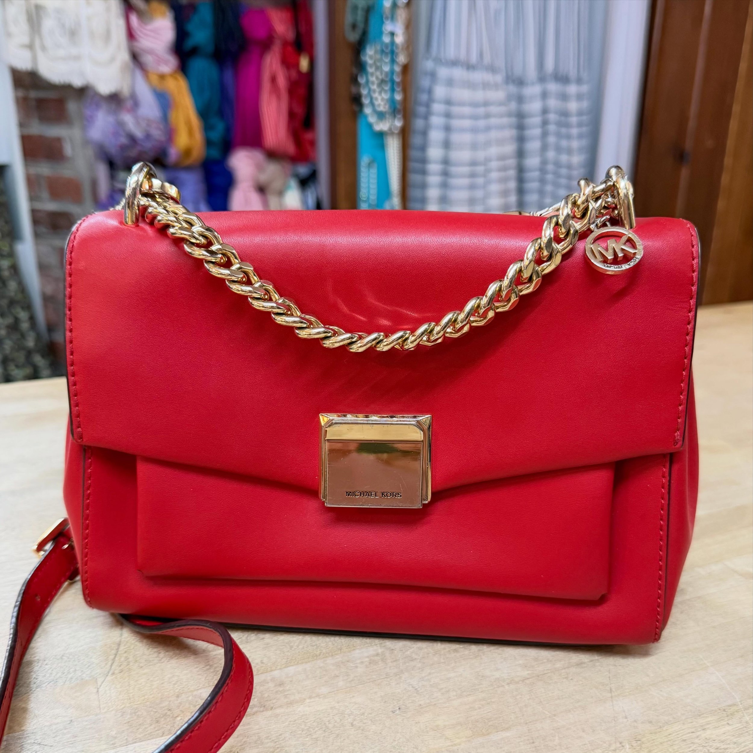 M K Lita medium crossbody * $60
.
.
$8 shipping continental US
Free shipping for purchases over $100
.
.
FOLLOW OUR BACKUP ACCOUNT: @seaagainconsignment