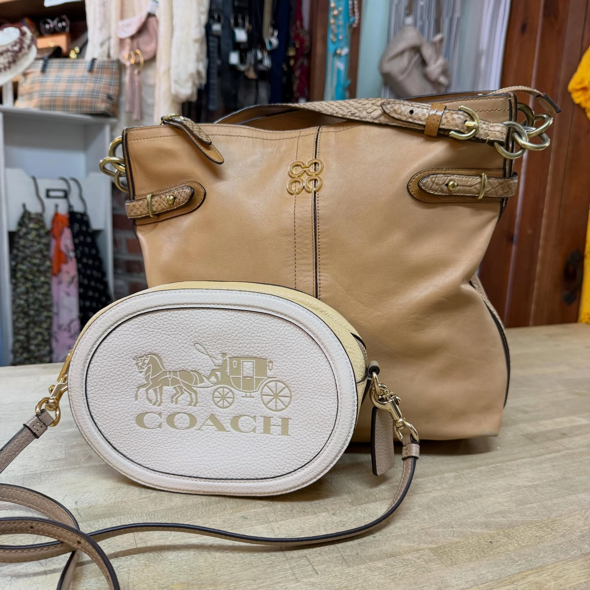 ✨Help Needed✨
I want your input, do you like larger bags or small crossbodies more?
I&rsquo;m getting a lot of smaller bags lately but want to keep in mind what you guys want! 
Comment or select the answer 💕