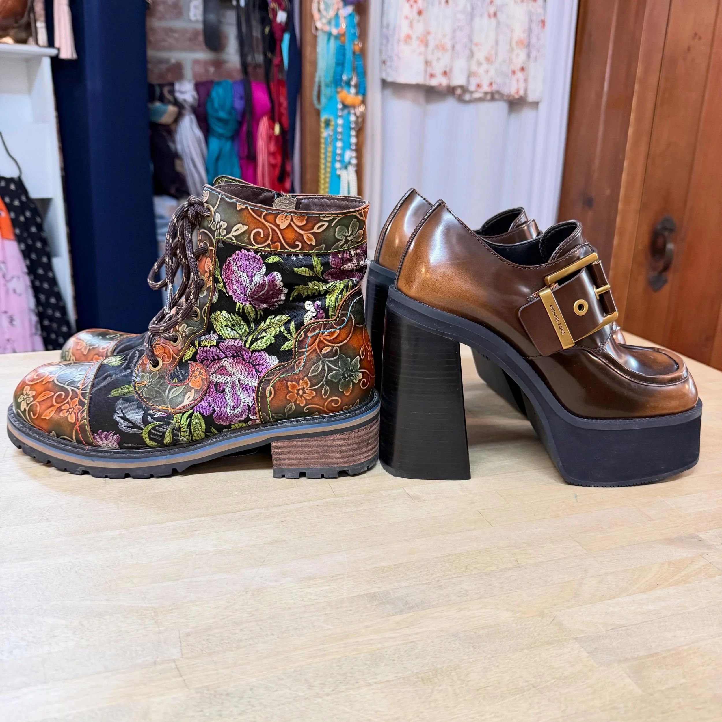 Cool shoes alert on this beautiful Tuesday!!