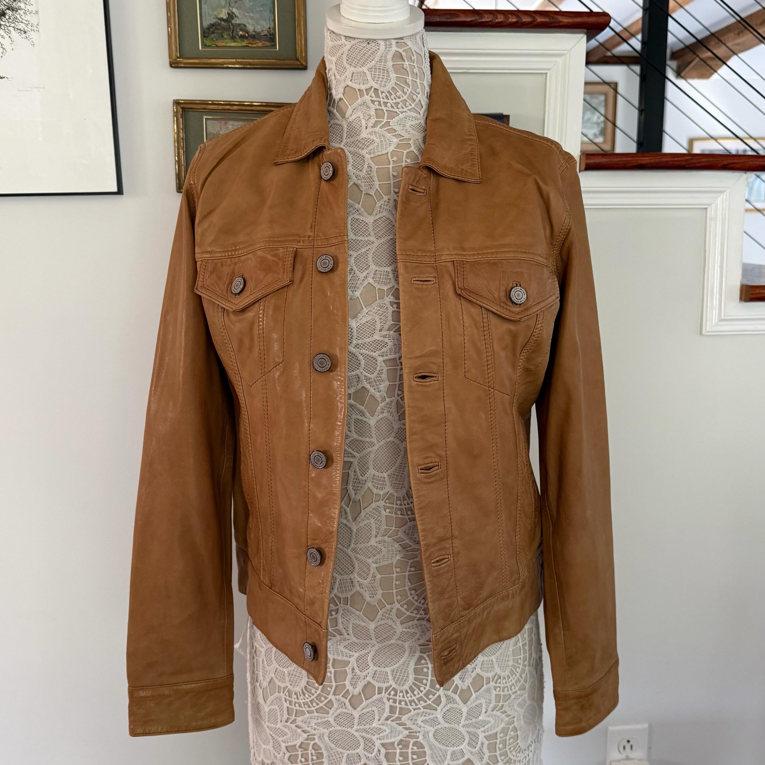 Lucky 🍀 leather jacket. 
Large * $115
.
.
$8 shipping continental US
Free shipping for purchases over $100
.
.
FOLLOW OUR BACKUP ACCOUNT: @seaagainconsignment