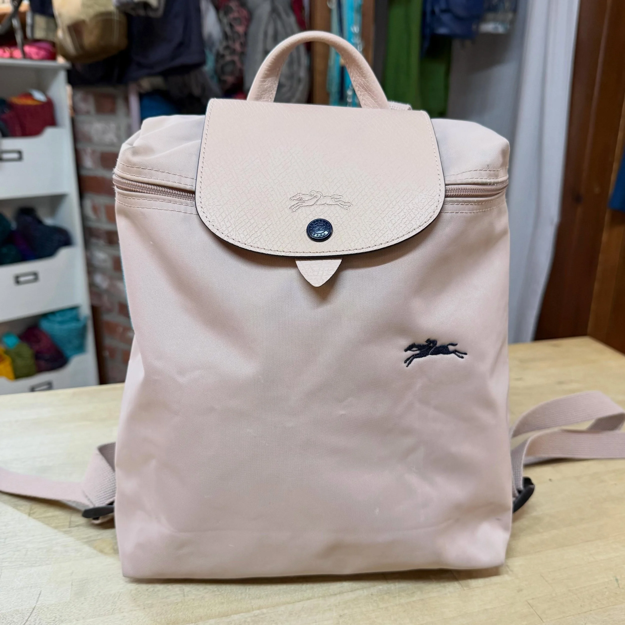 The very popular Le Pliage backpack 
$85
.
.
$8 shipping continental US
Free shipping for purchases over $100
.
.
FOLLOW OUR BACKUP ACCOUNT: @seaagainconsignment