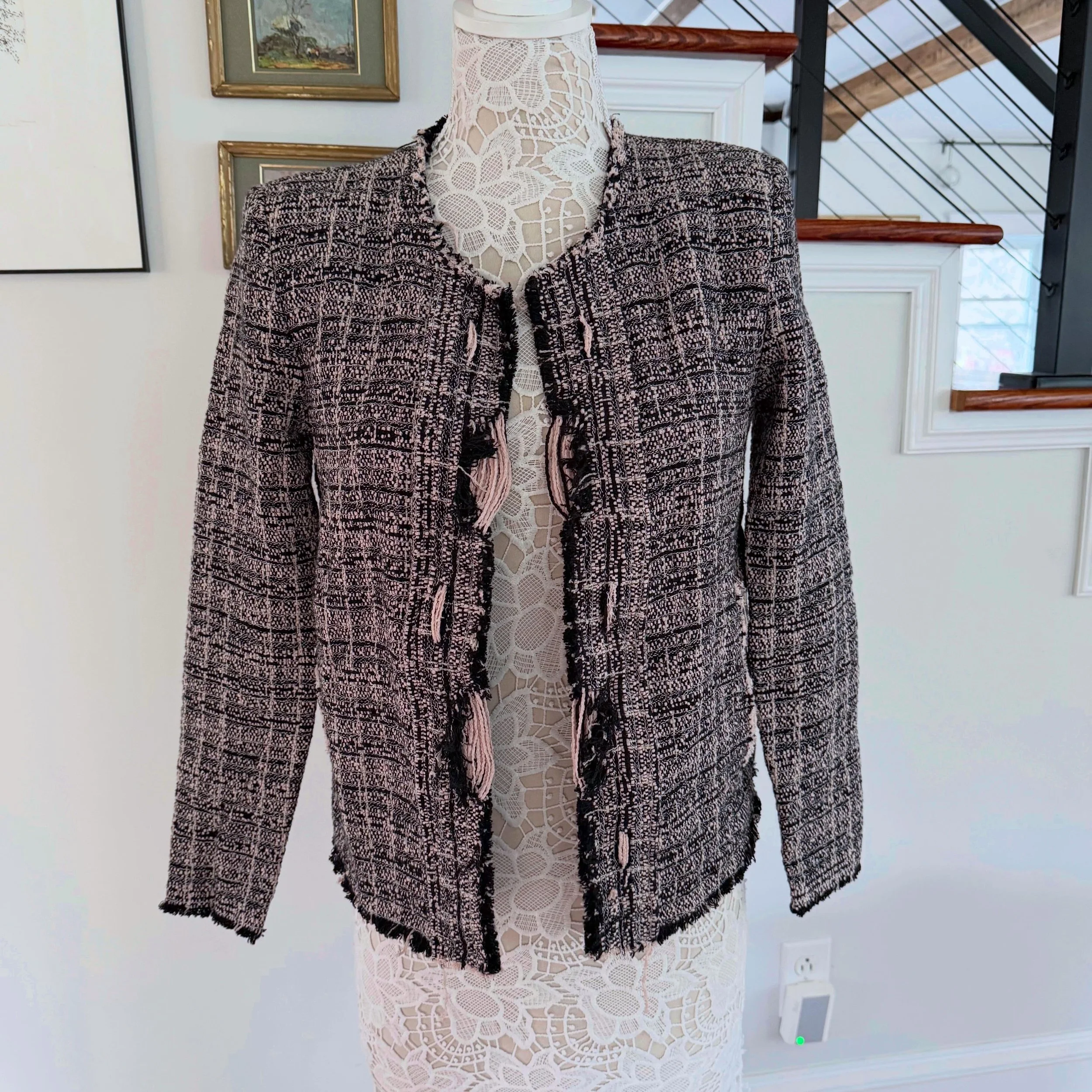 🆕 IRO jacket 
M * $125 ($550 retail!)
.
.
$8 shipping continental US
Free shipping for purchases over $100
.
.
FOLLOW OUR BACKUP ACCOUNT: @seaagainconsignment