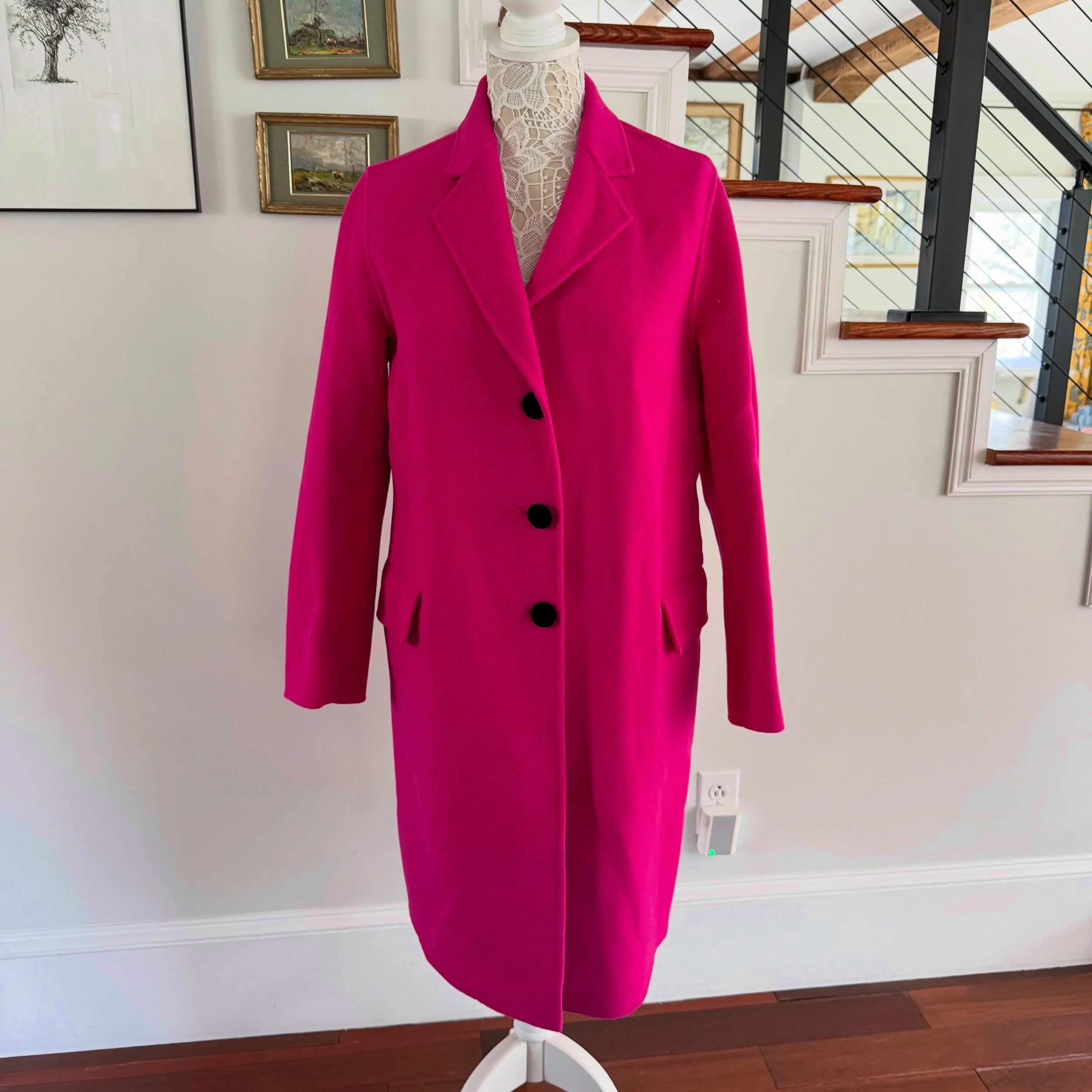 M Jacobs wool coat 
Sz 4 * $245
.
.
$8 shipping continental US
Free shipping for purchases over $100
.
.
FOLLOW OUR BACKUP ACCOUNT: @seaagainconsignment