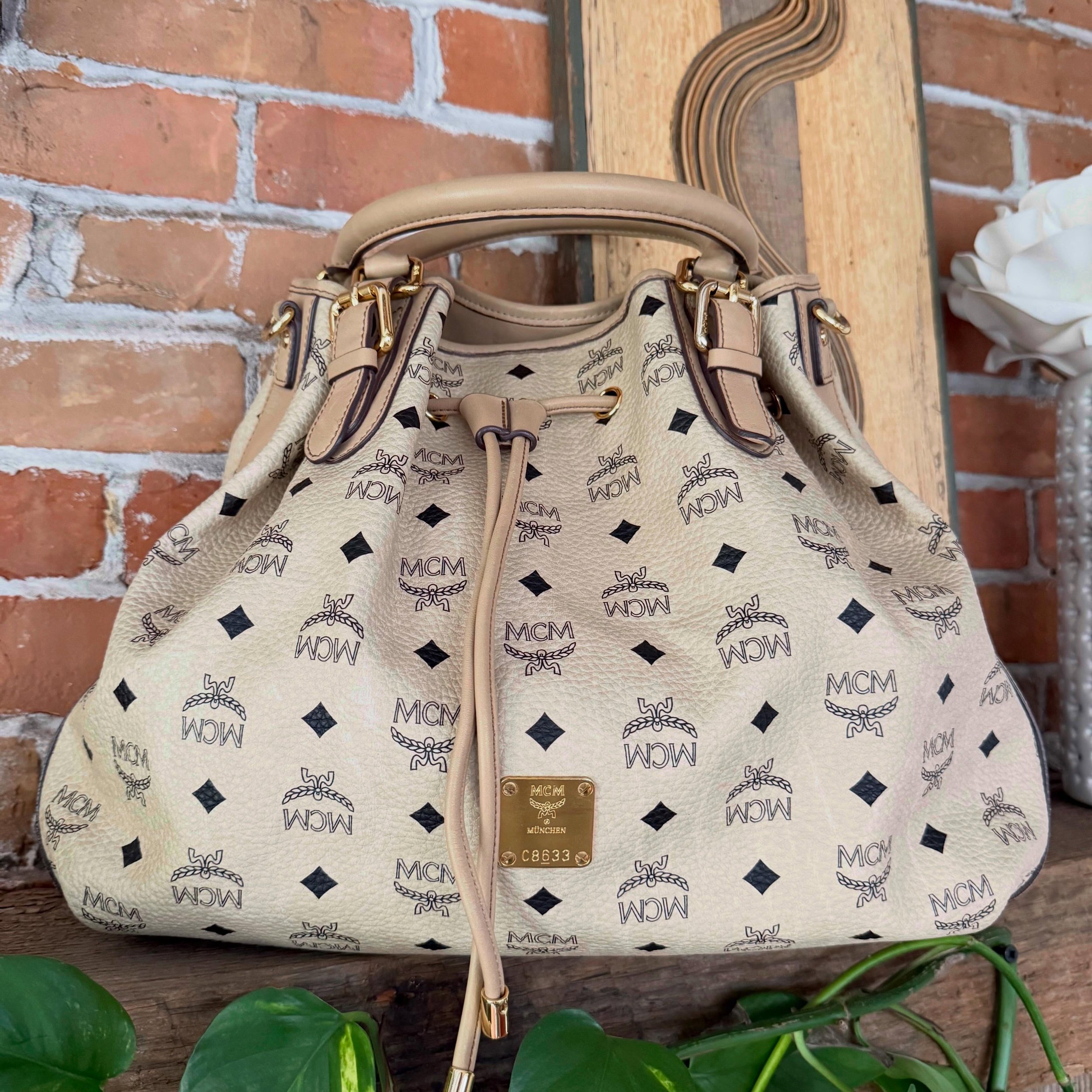 MCM Visetos monogram bucket bag. 
Excellent condition!
Dm for price
.
.
$8 shipping continental US
Free shipping for purchases over $100
.
.
FOLLOW OUR BACKUP ACCOUNT: @seaagainconsignment