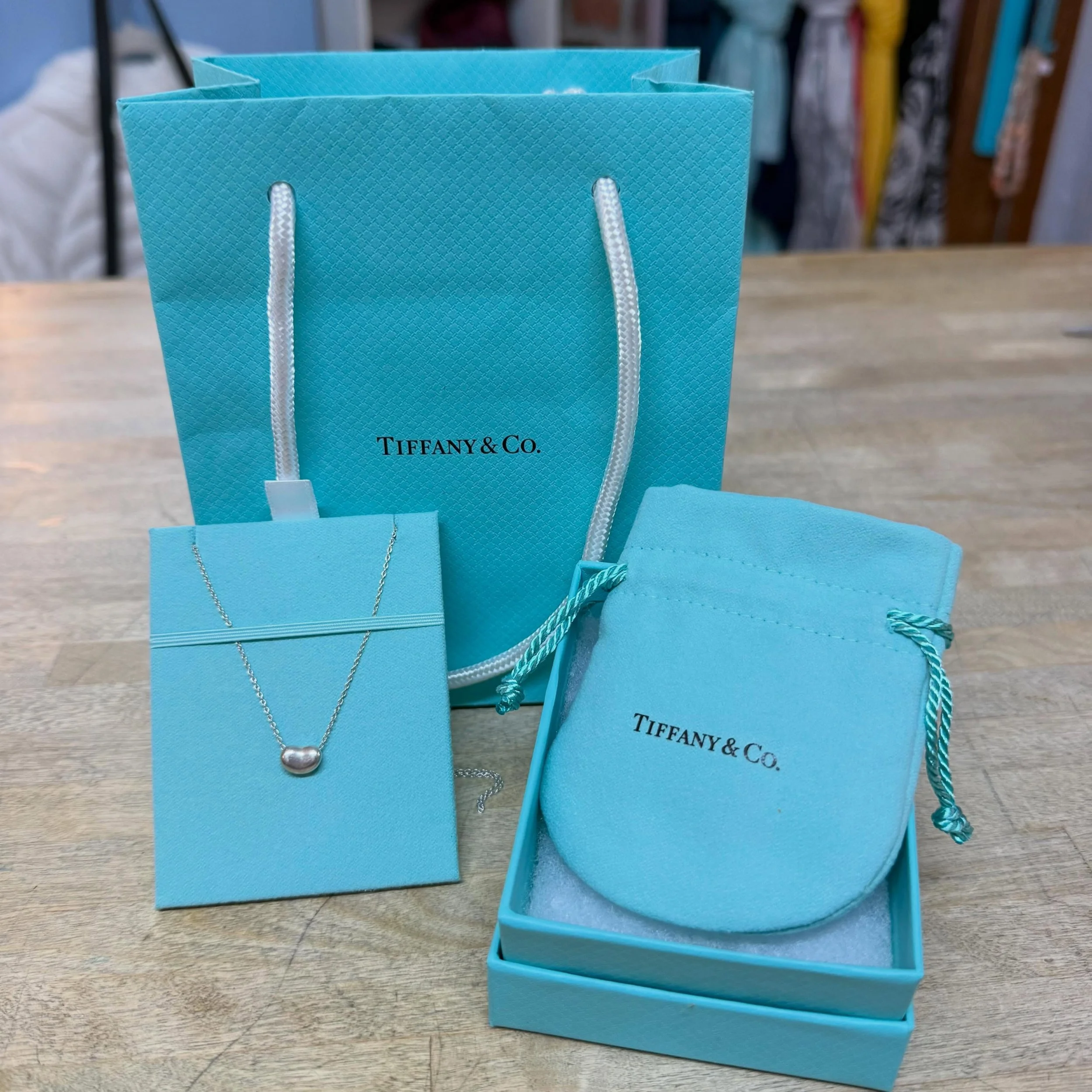 If you&rsquo;re looking for Christmas presents. This would be a lovely one!
Elsa Peretti bean necklace (24&rdquo; length)
$225
.
.
$8 shipping continental US
Free shipping for purchases over $100
.
.
FOLLOW OUR BACKUP ACCOUNT: @seaagainconsignment