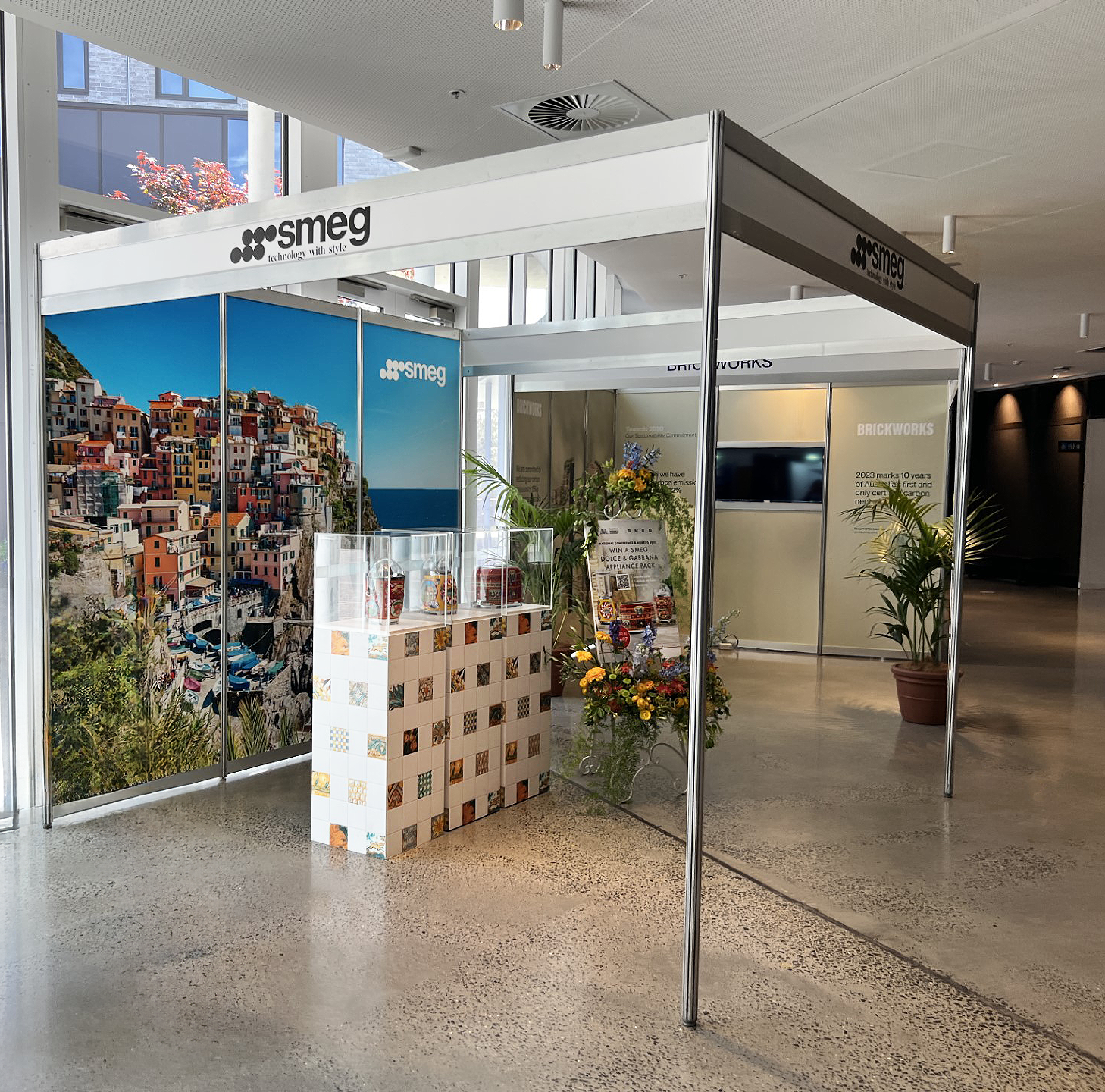 Octonorm 3m x 3m Open Booth with Fascia