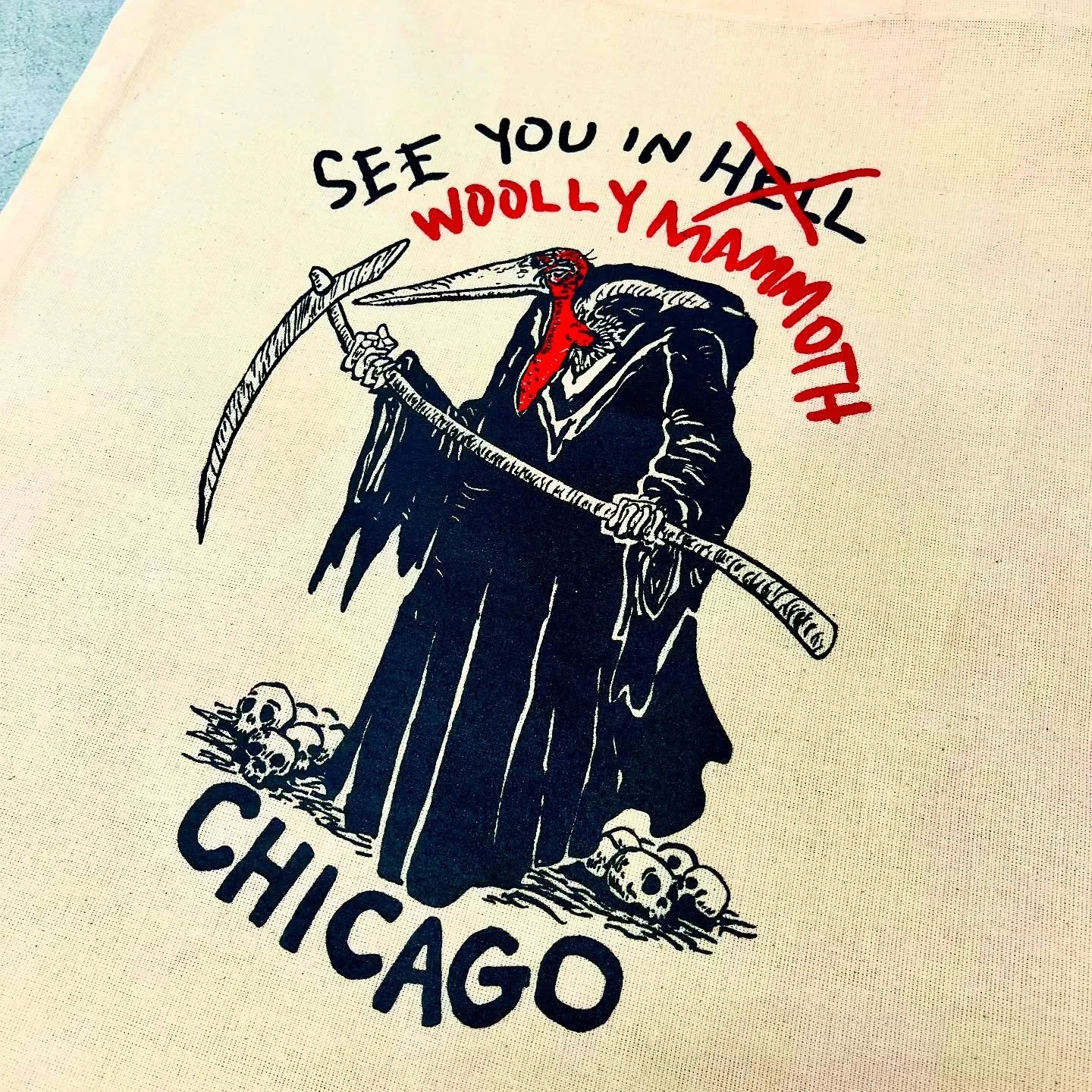It&rsquo;s tote bag season and @woollymammothchicago nailed it with this one☑️ see you in hell AND their fine shop (for supplies on the way). 
💥🏠💥
#explodinghouseprinting #woollymammothchicago #screenprinting #chicagobusiness #oddities #antiquesho