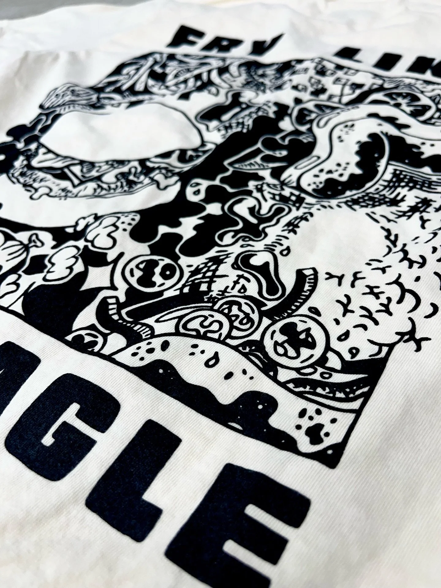 Fresh new Comfort Colors pocket tees for @frylikeaneagle- the fine eatery next to longtime pals @logan_arcade! Vegan fast food at its finest- pick one of these up next time you&rsquo;re in!
💥🏠💥
#explodinghouseprinting #frylikeaneagle #loganarcade 