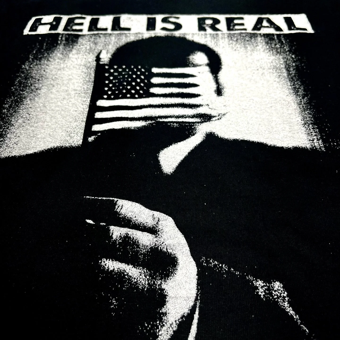 America 2025 and beyond with @hellisrealchicago

Art by @kevinlearytattoo 
💥🏠💥

#explodinghouseprinting #hellisreal #kevinlearytattoo #hellisrealchicago #chicagobands #screenprintingshop #screenprinting #chicagoprintmakers #longsleeve