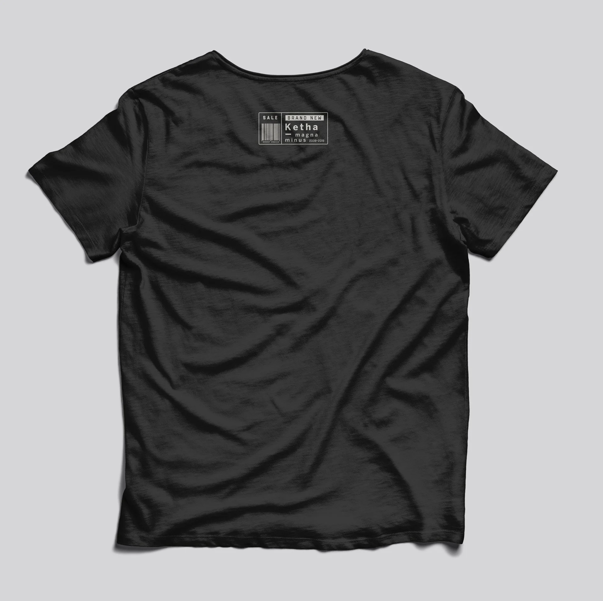 02_magnaminus_tshirt_web_02.jpg
