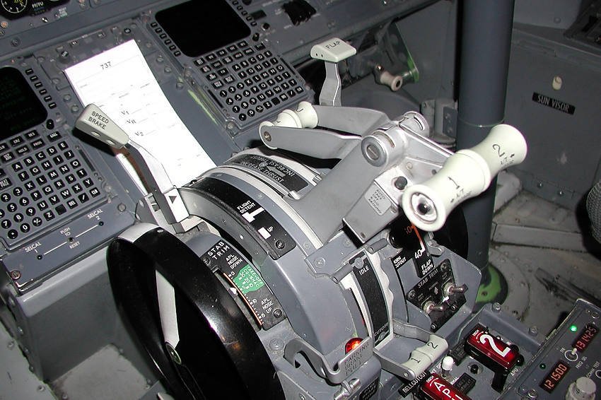 737-400 Throttle Quadrant (note T-Lockers)