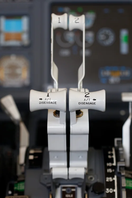 Reverse Thrust Procedure — Flaps 2 Approach - Boeing 737 Simulator project