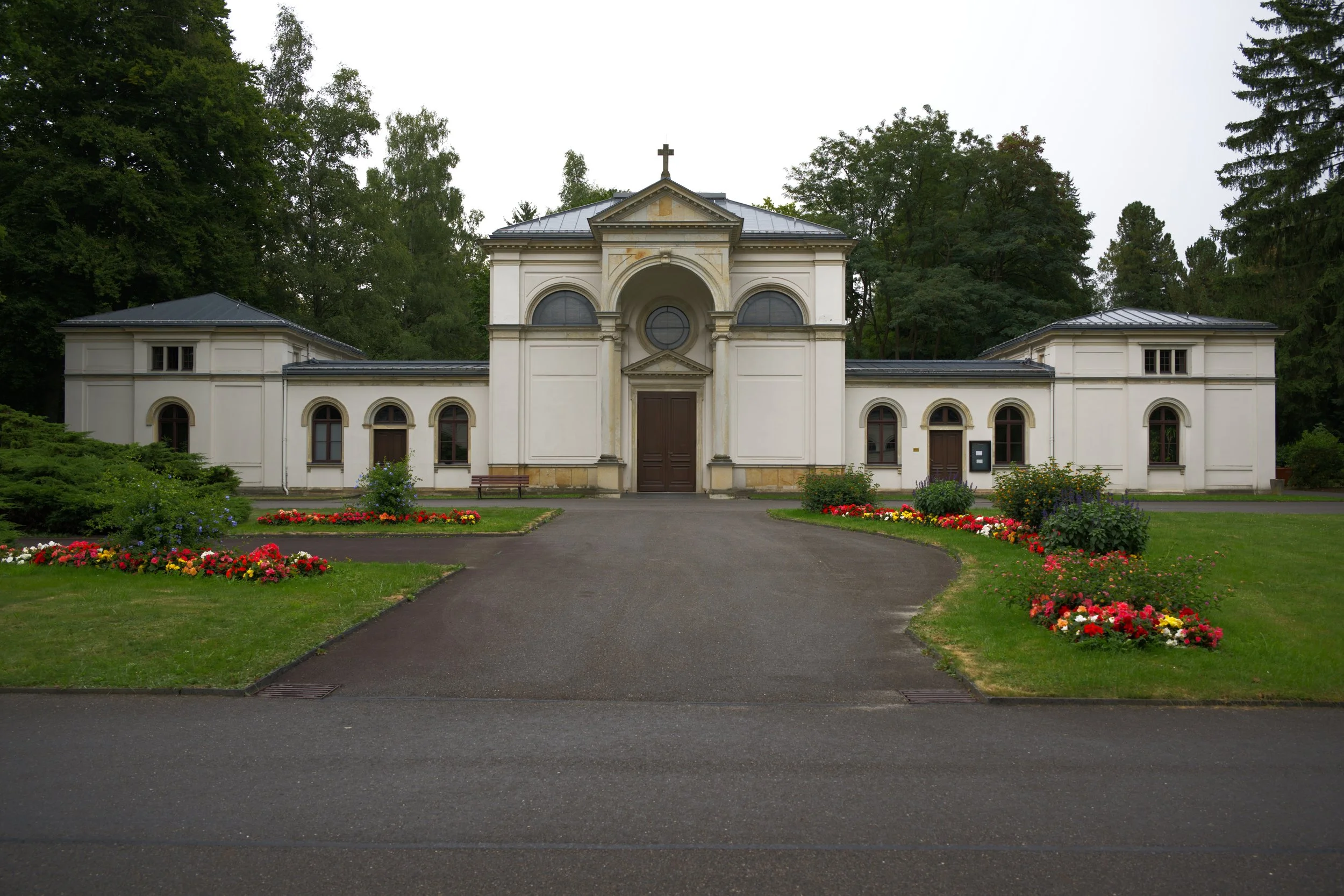 Halle andere.jpg