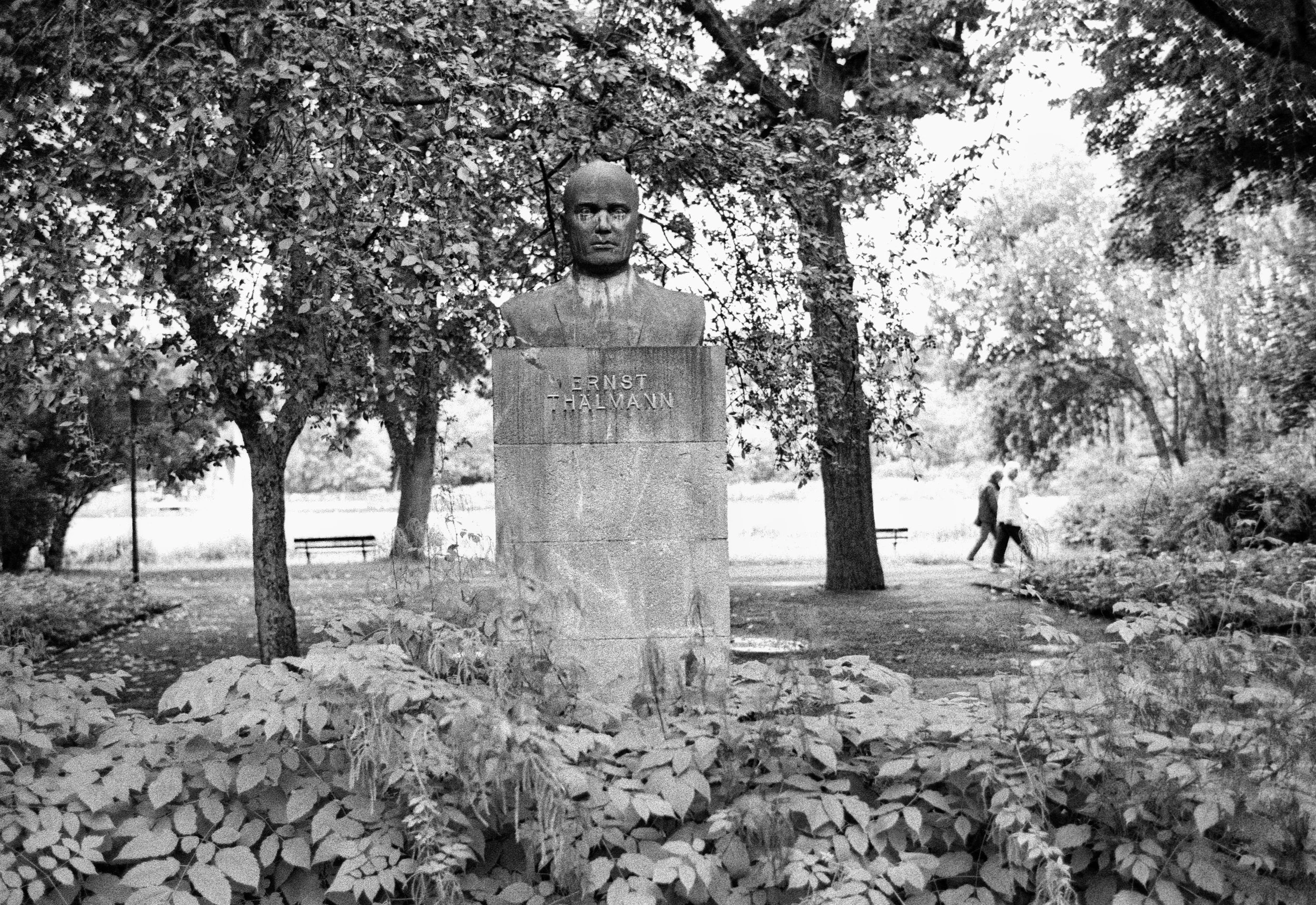 23 Thälmann Denkmal_NIK Webseite.jpg