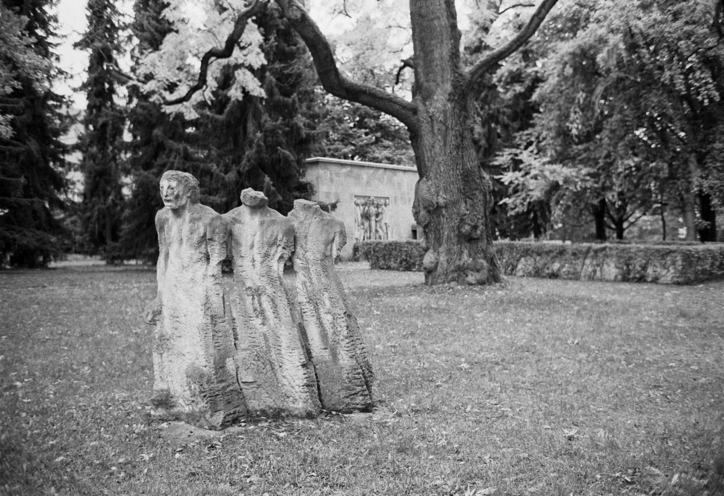 Dreierskulptur 1 SE.jpg