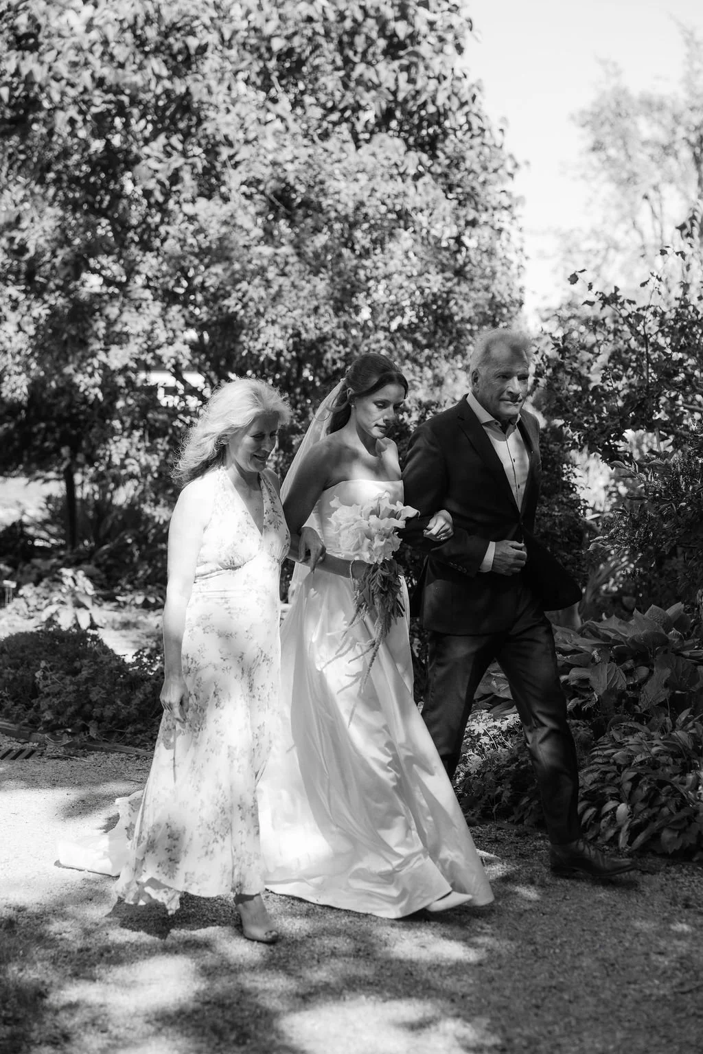 london-heritage-farm-outdoor-wedding-ceremony3.jpg