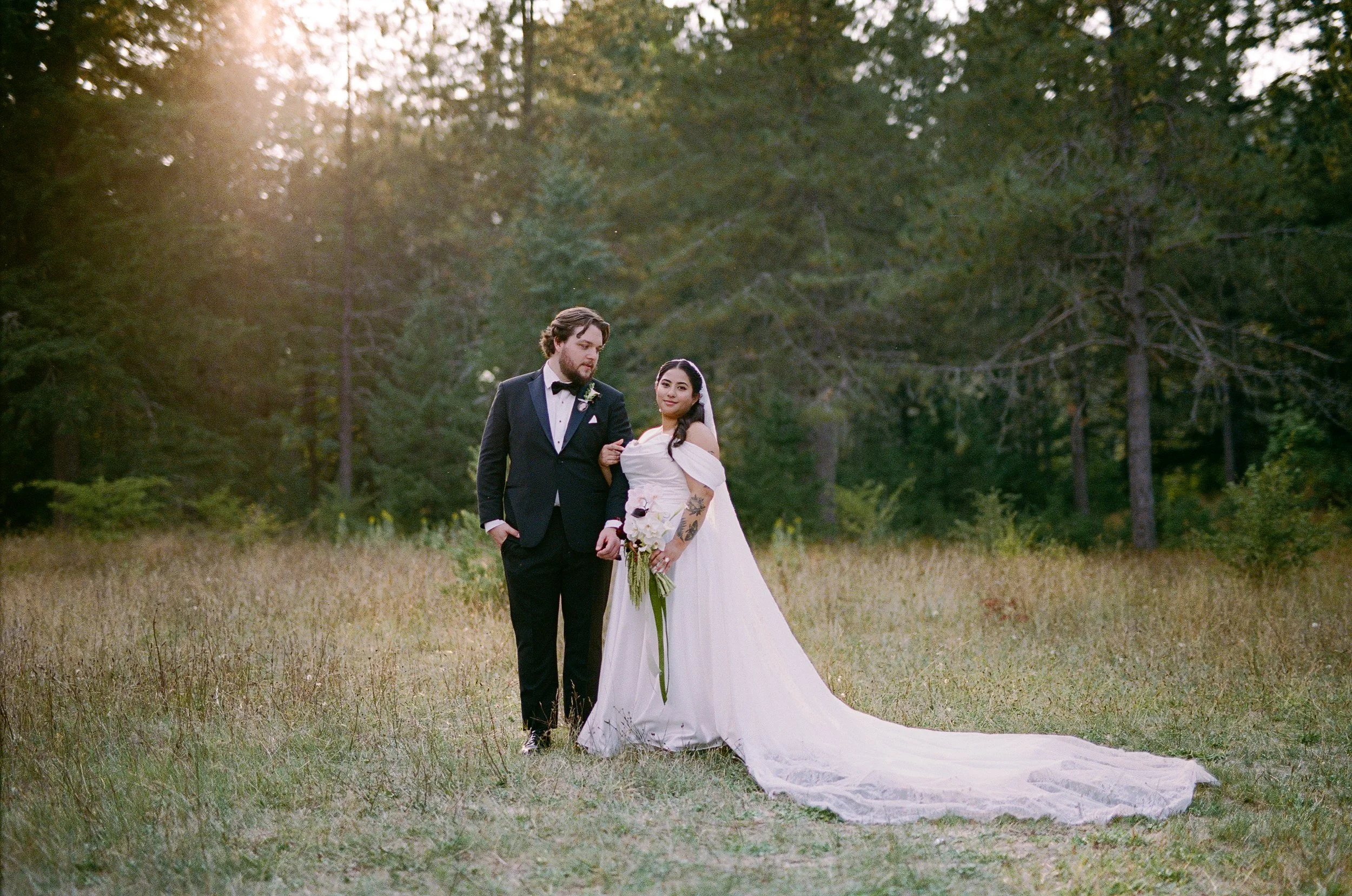Outdoor bride and groom portraits showcasing a romantic modern wedding aesthetic in British Columbia.