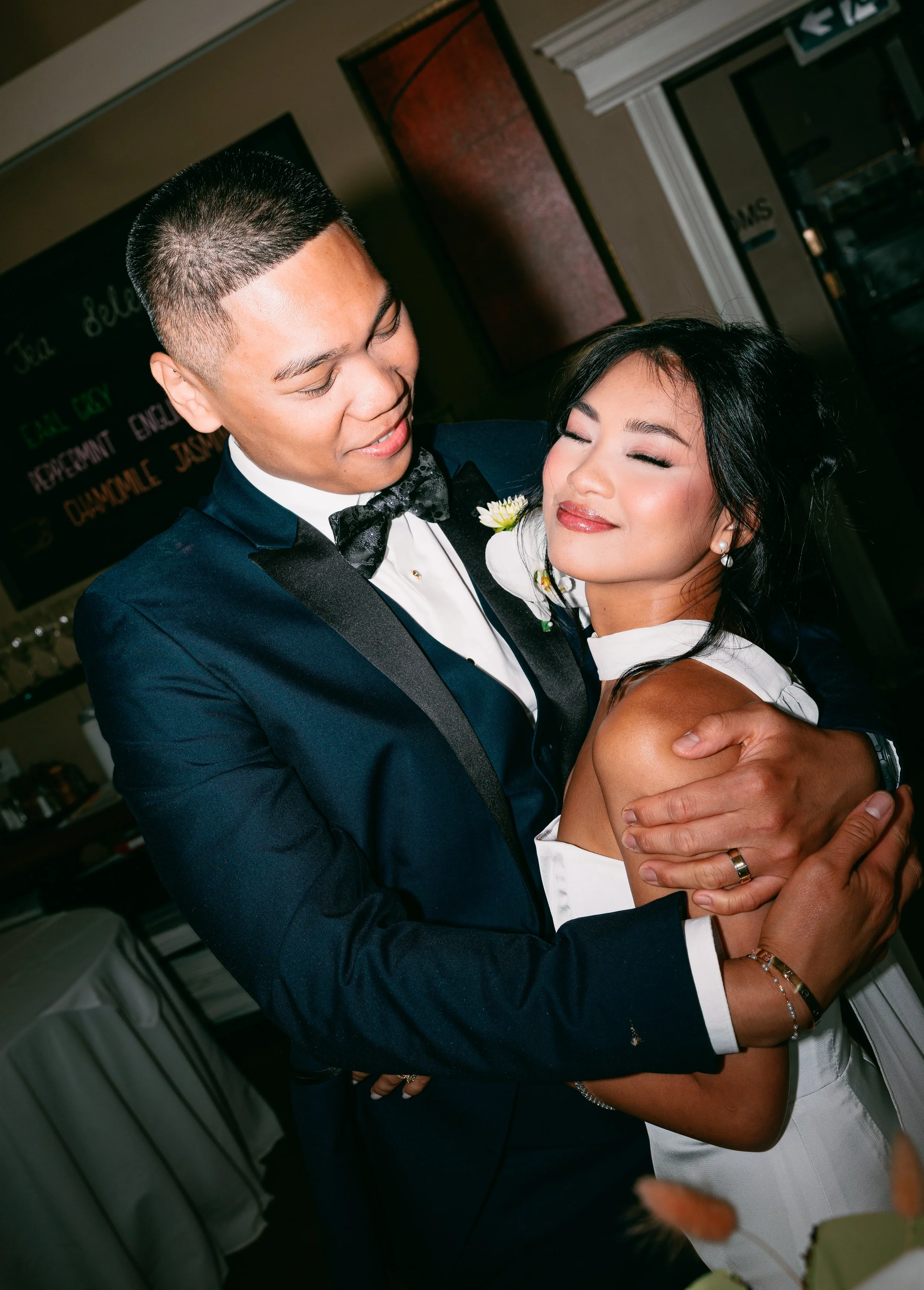 Stanely Park Tea House Wedding Photographer-325.jpg
