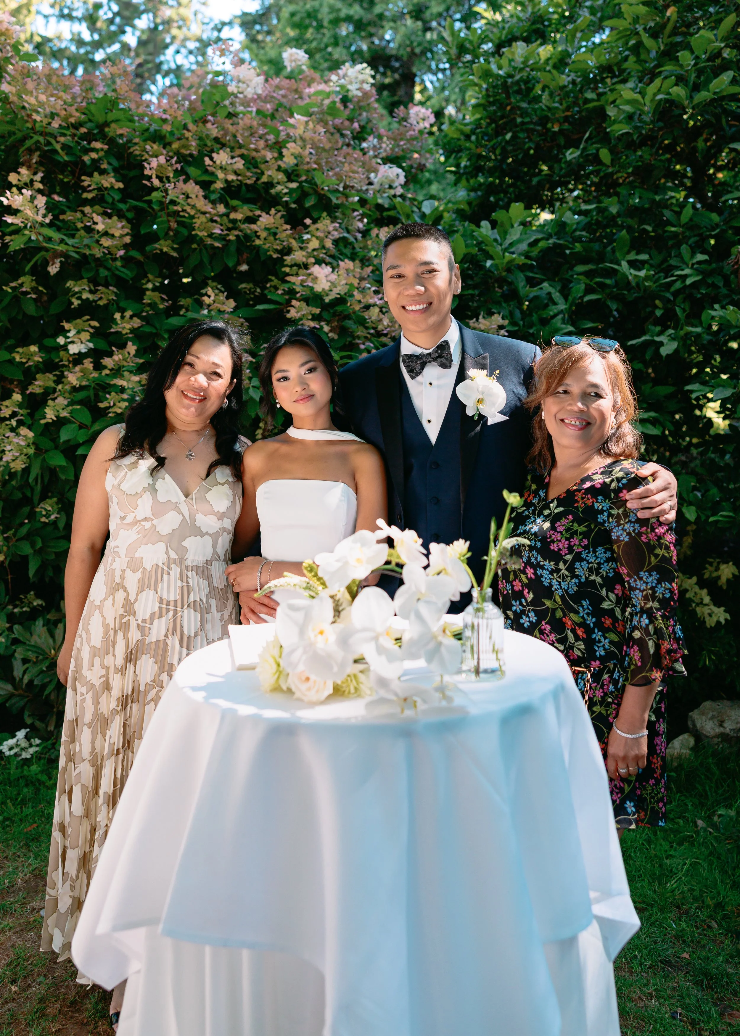 Stanely Park Tea House Wedding Photographer-167.jpg