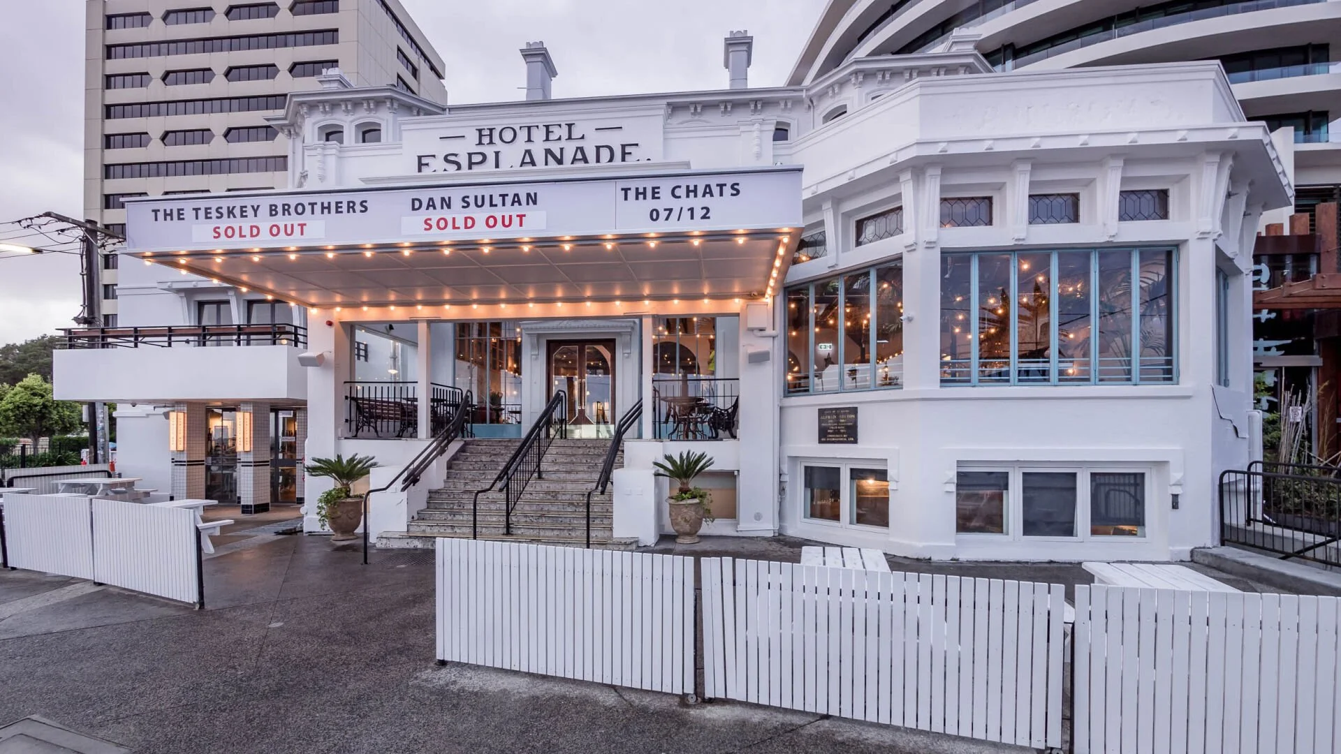 Victorian Reunion at the Hotel Esplanade
