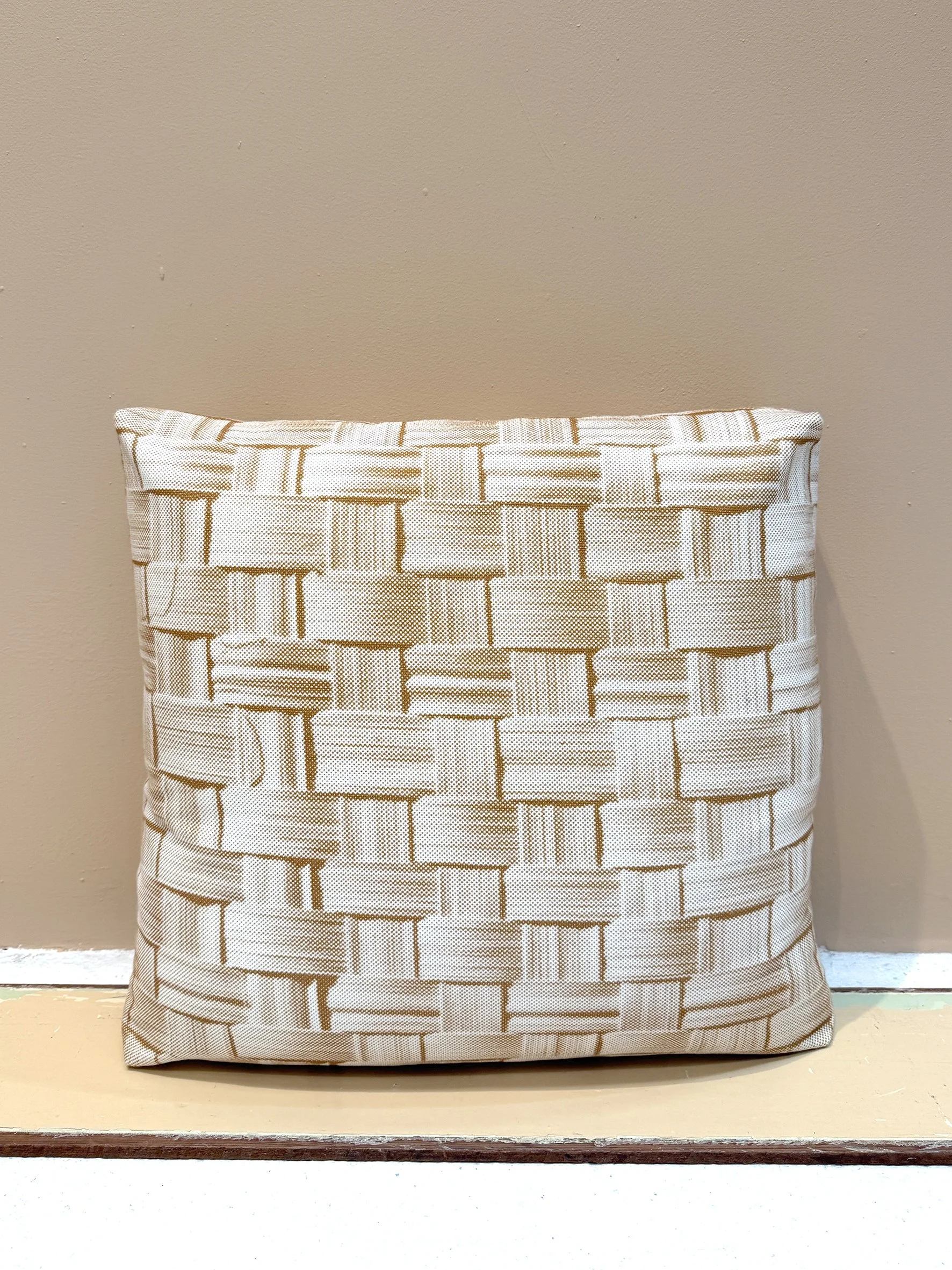 IMG_0033 cushion.jpg
