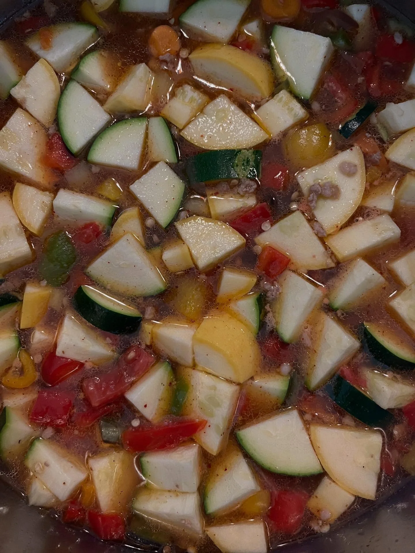 Recipe of the week! Rainbow Chipotle Pork Soup - this dish is a great way to enjoy a rainbow of veggies. Don&rsquo;t miss this intro to soup season! Subscribe to our newsletter for the recipe. 

#Lovevamarkets #farmersmarket #farmersmarkets #farmersm