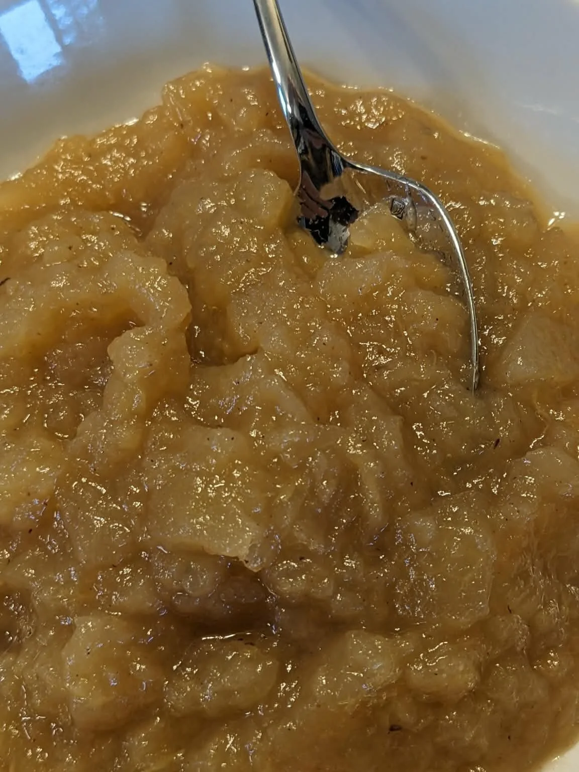 Recipe of the Week! Contributor, Abby Schweber, shares her secret to the perfect apple sauce. Snag some apples this Saturday for a warm winter project to tackle solo or with friends or family. Subscribe for the recipe! 

#Lovevamarkets #farmersmarket