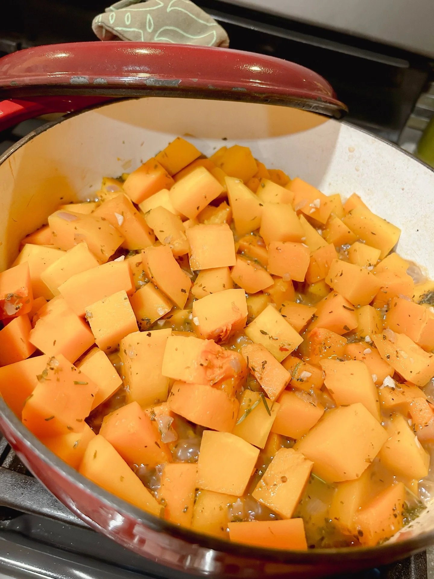 Another week another recipe! This week, we have Butternut Squash Soup, a smooth and cozy dish for those cool spring evenings. Want the recipe? Join our newsletter via the link in our bio! 🍲

#lovevamarkets #farmersmarket #harrisonburgva #shoplocal #