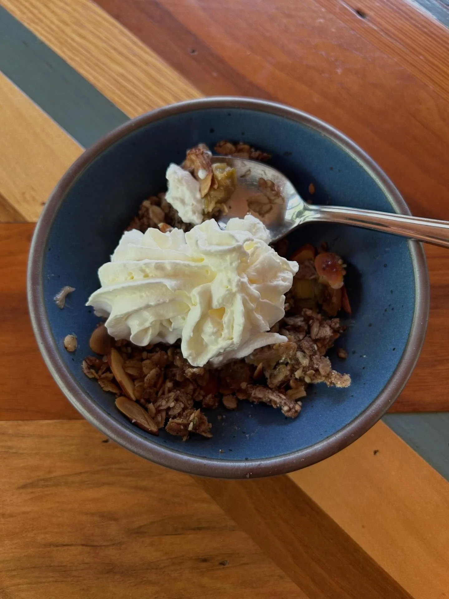 Recipe of the Week! Rhubarb Crisp 🍨 Contributer and vendor, Cheri of @littlewingleatherdesign shares her take on this classic spring dessert. Subscribe to our newsletter to receive this recipe and more in your inbox every Friday morning!

#lovevamar