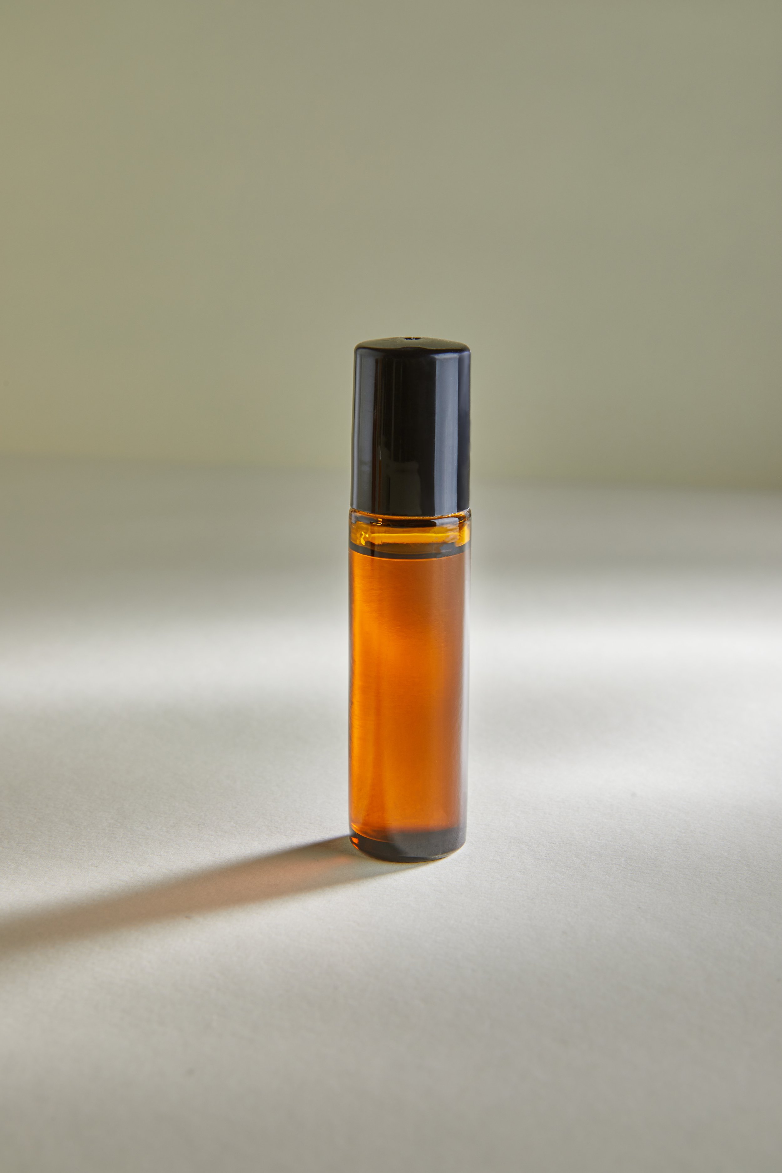 dropper-bottle-amber-glass-for-unlabelled-perfum-2023-11-27-05-35-37-utc.jpg