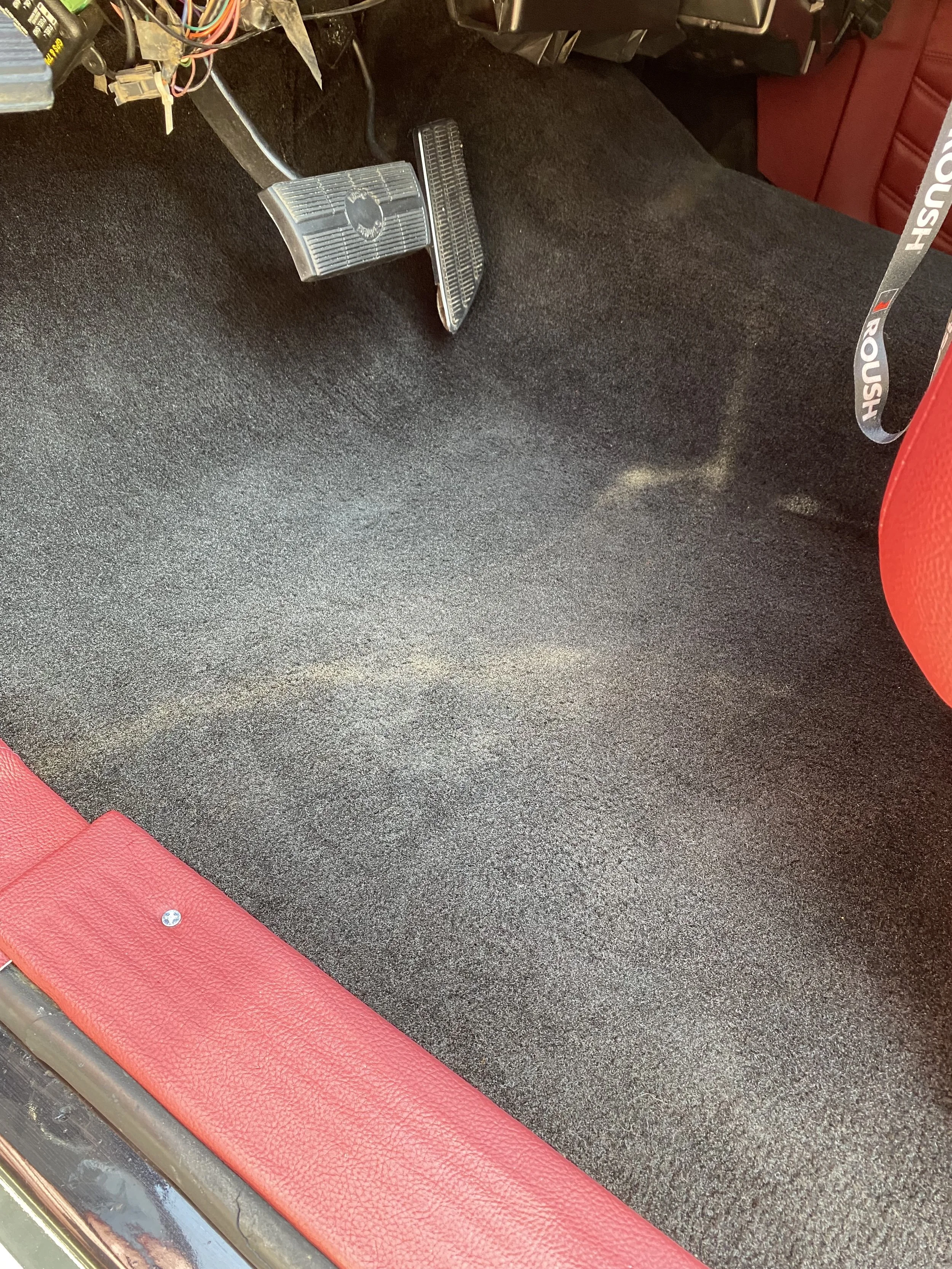 Carpet shampooing near me.jpg