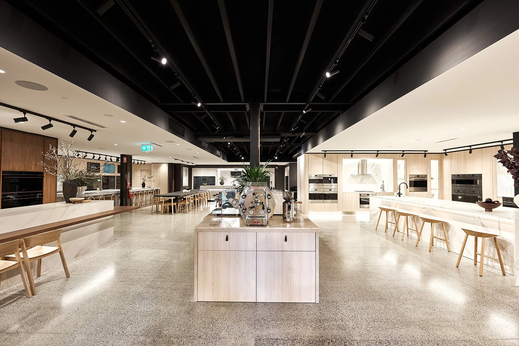 Smeg Experience Centre: A Refined Showcase of Performance and Brand Experience 