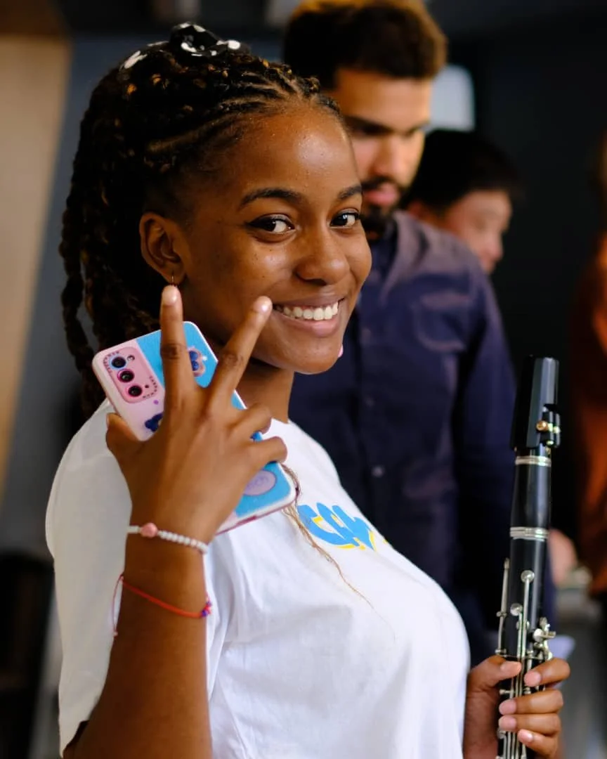 Clarinet peace sign.jpeg