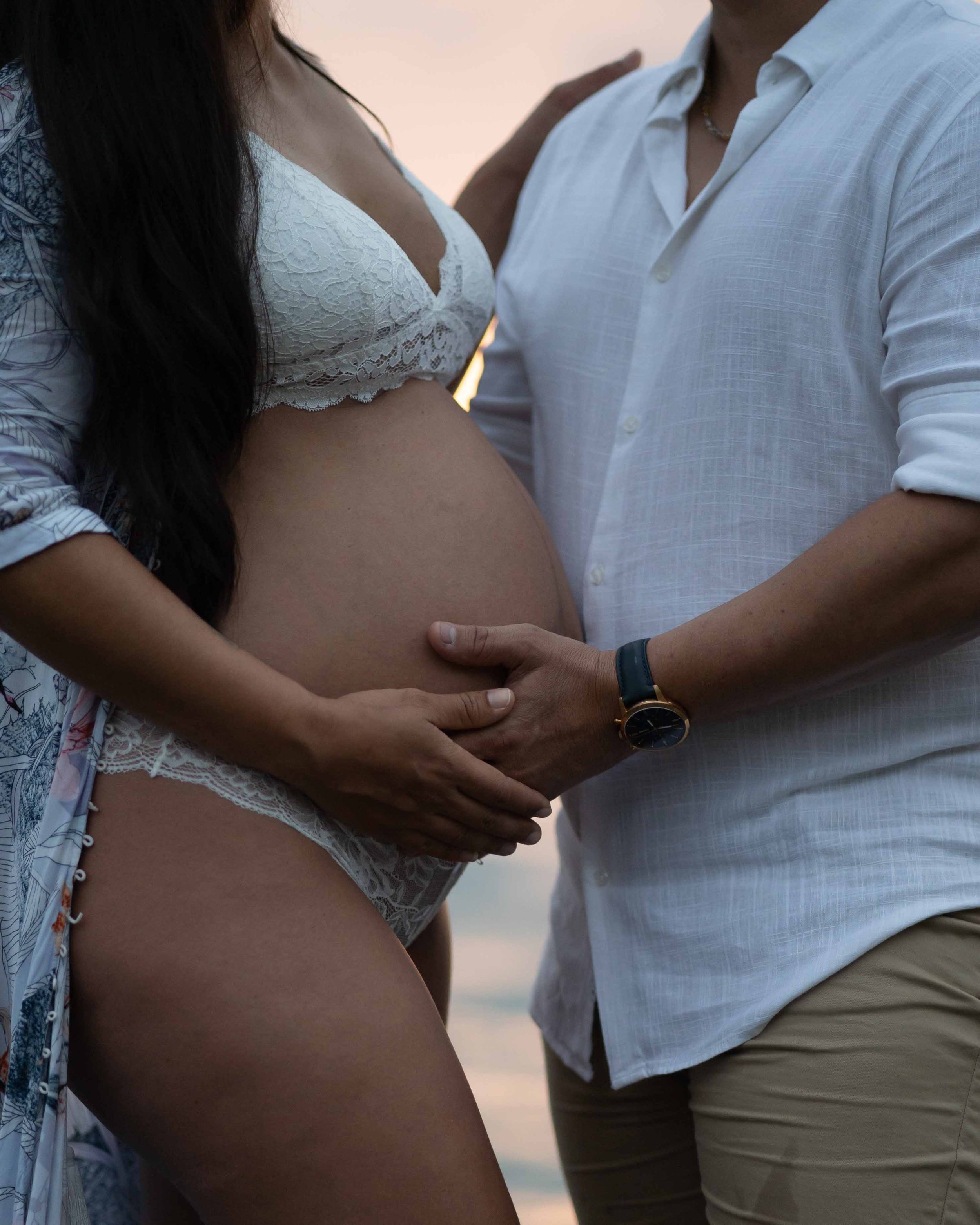 Affordable maternity photographer cairns