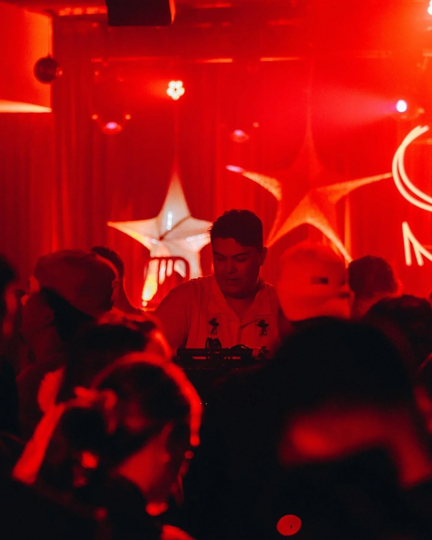 See you this sunday @socialsundays_ @theillawarrahotel xx