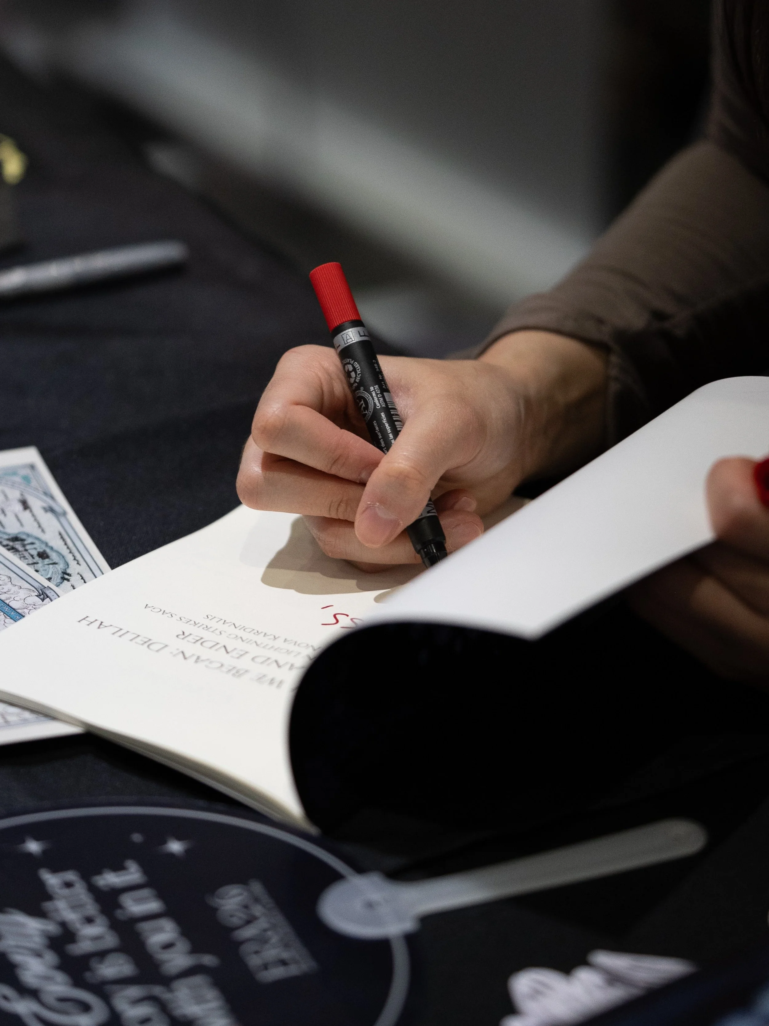 Author B Nova Kardinalis