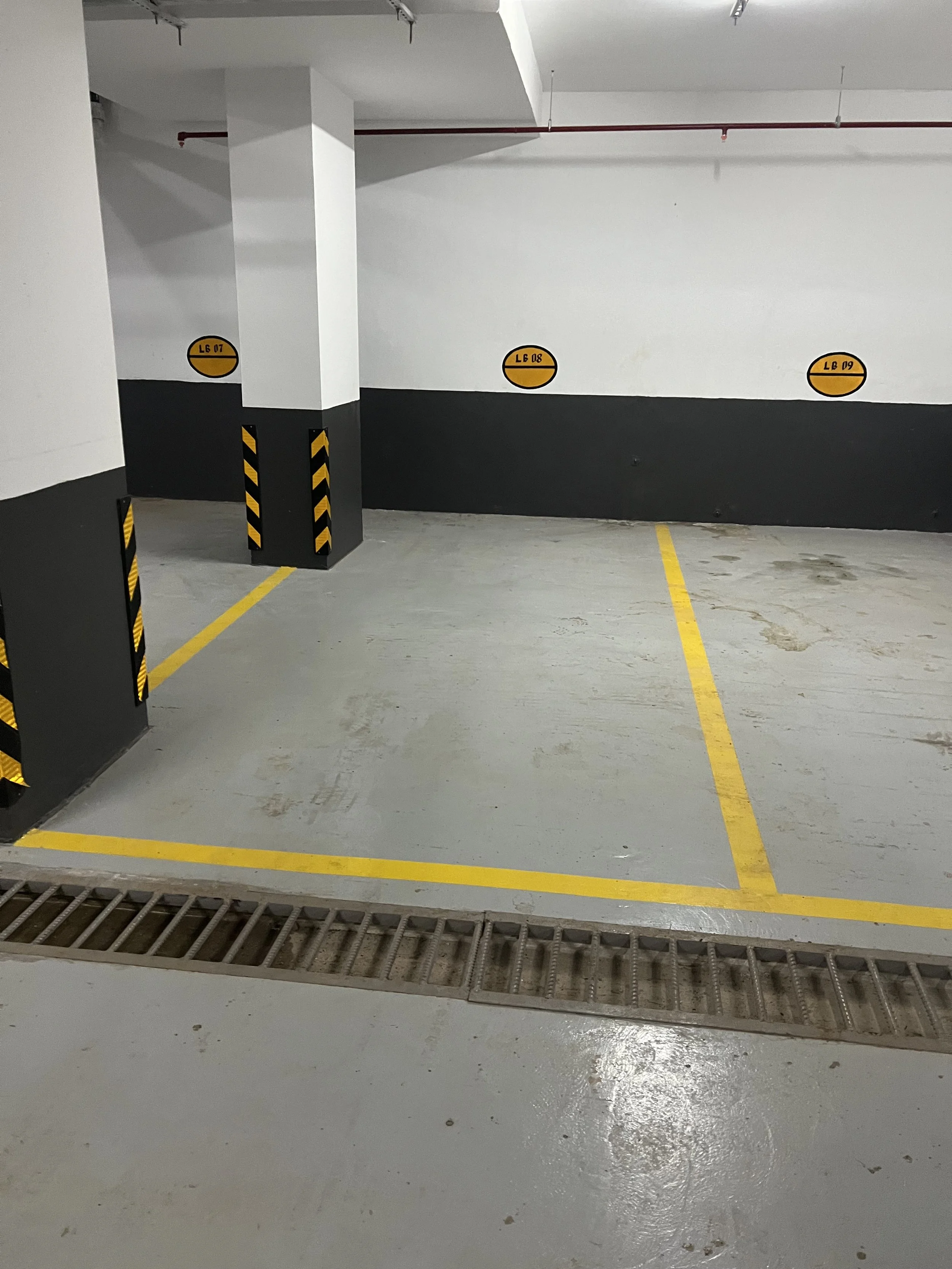 Ghana, Accra, Osu 2 bedroom Condo with parking and Ocean view