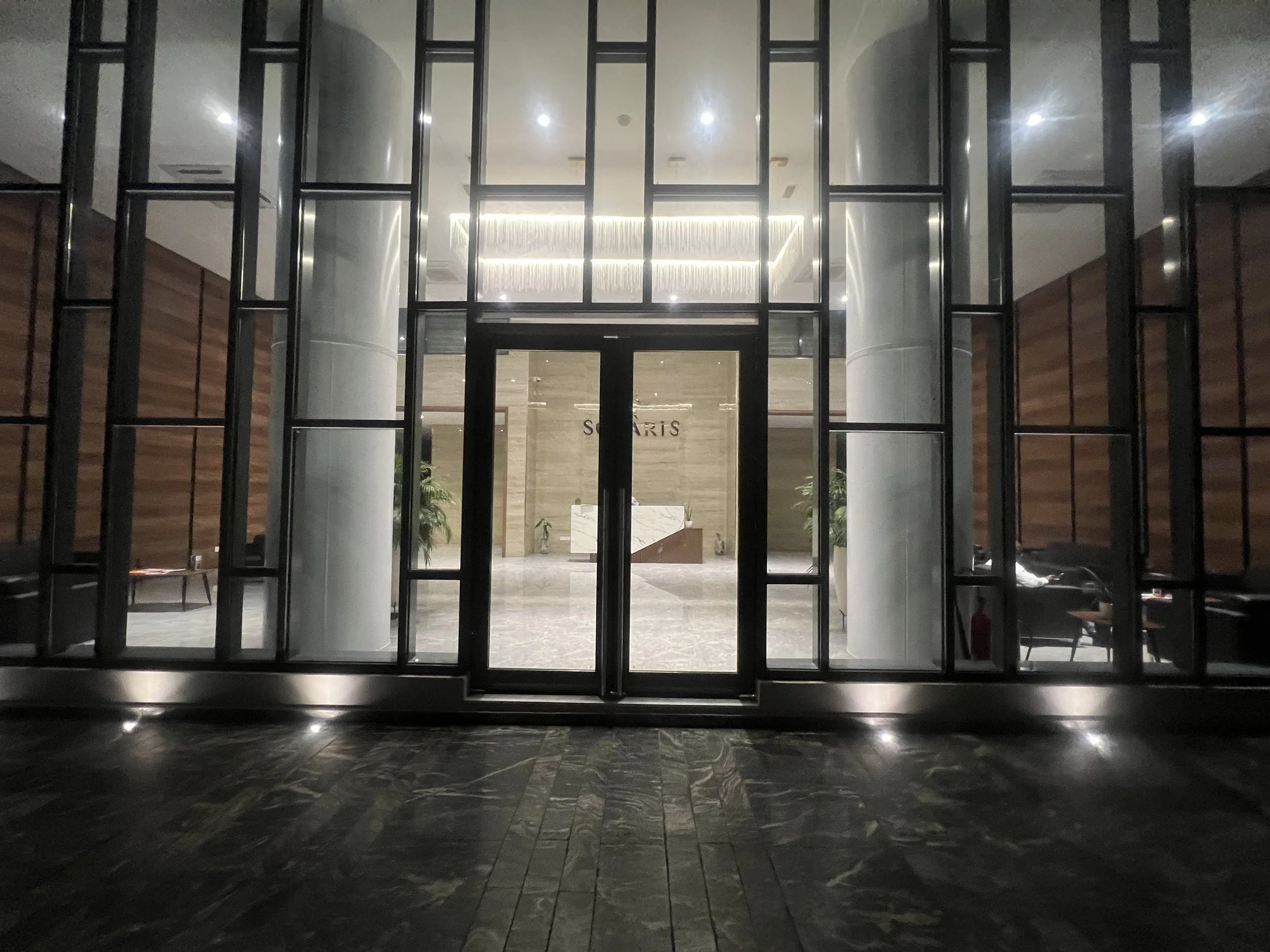 Ghana, Accra, Osu 2 bedroom Condo with pool and Ocean view