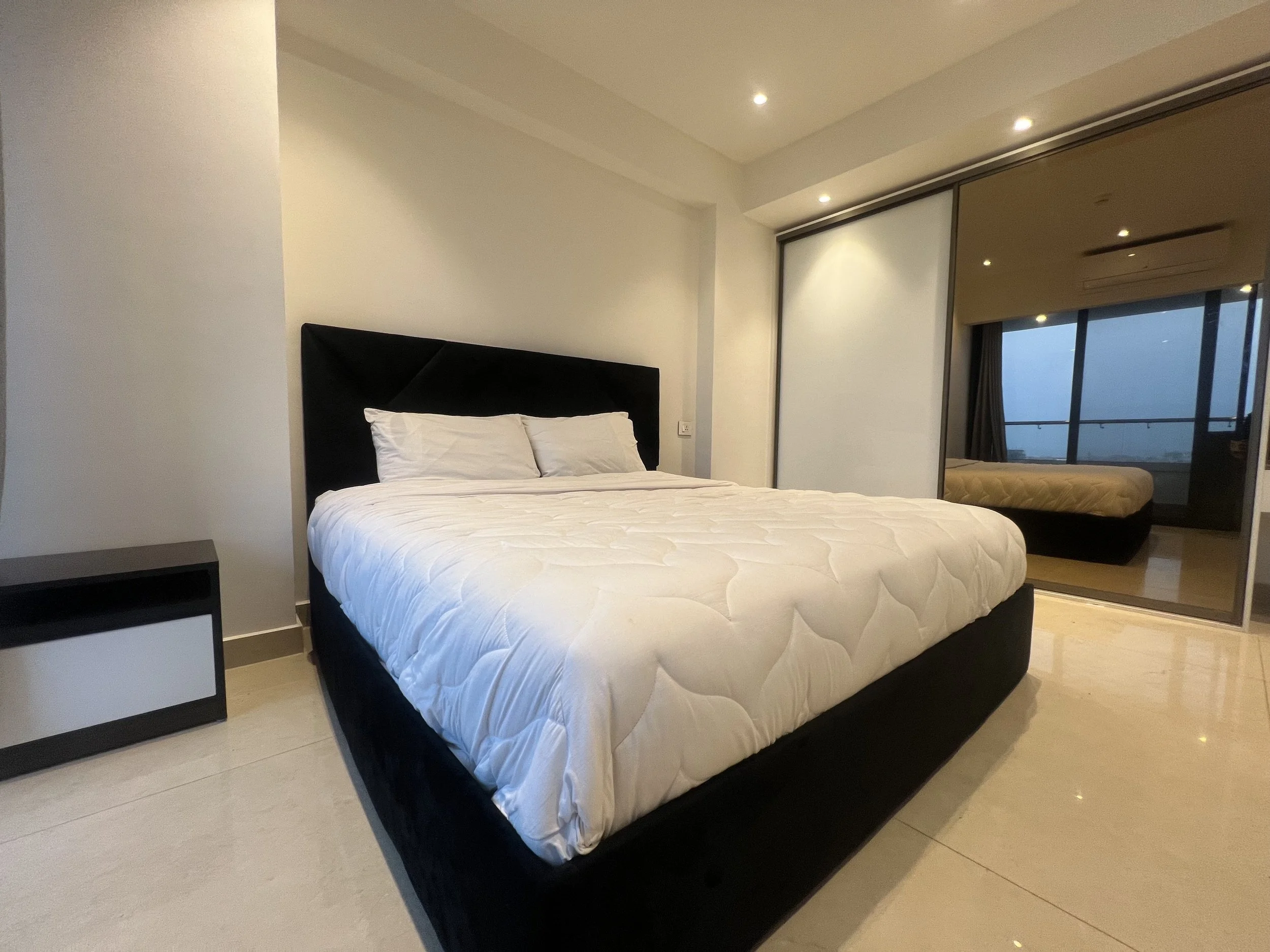 Ghana, Accra, Osu 2 bedroom Condo with Ocean view