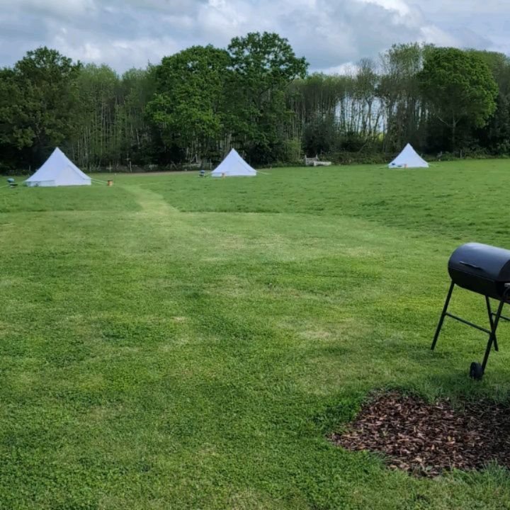 If you haven't booked any glamping for this summer, be sure to check out this one. Anne and I visited @caracol_camp site for the first time this week and were blown away by how beautiful and well set up it is. The views are absolutely stunning, and y