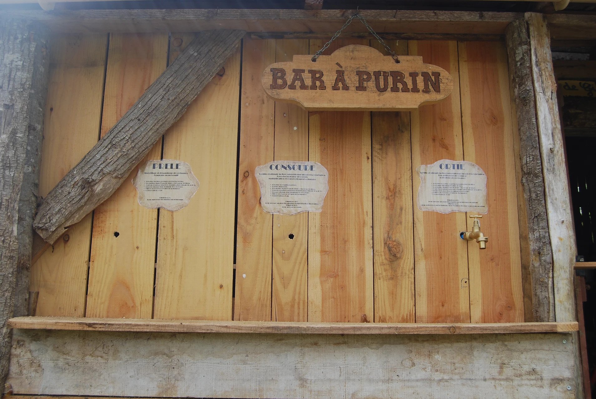 Le bar à purins en construction