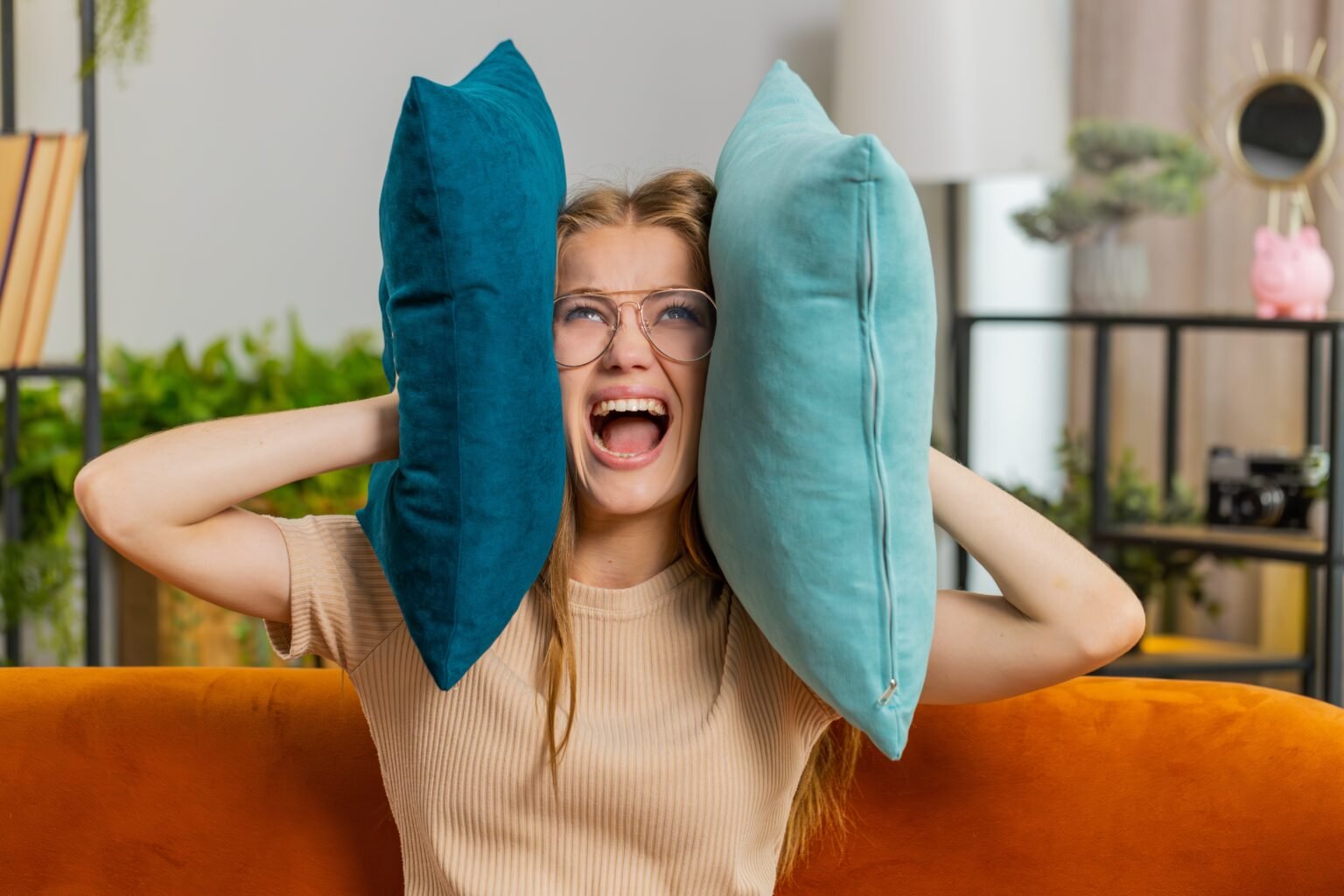 Vad kan jag göra åt stökiga grannar?