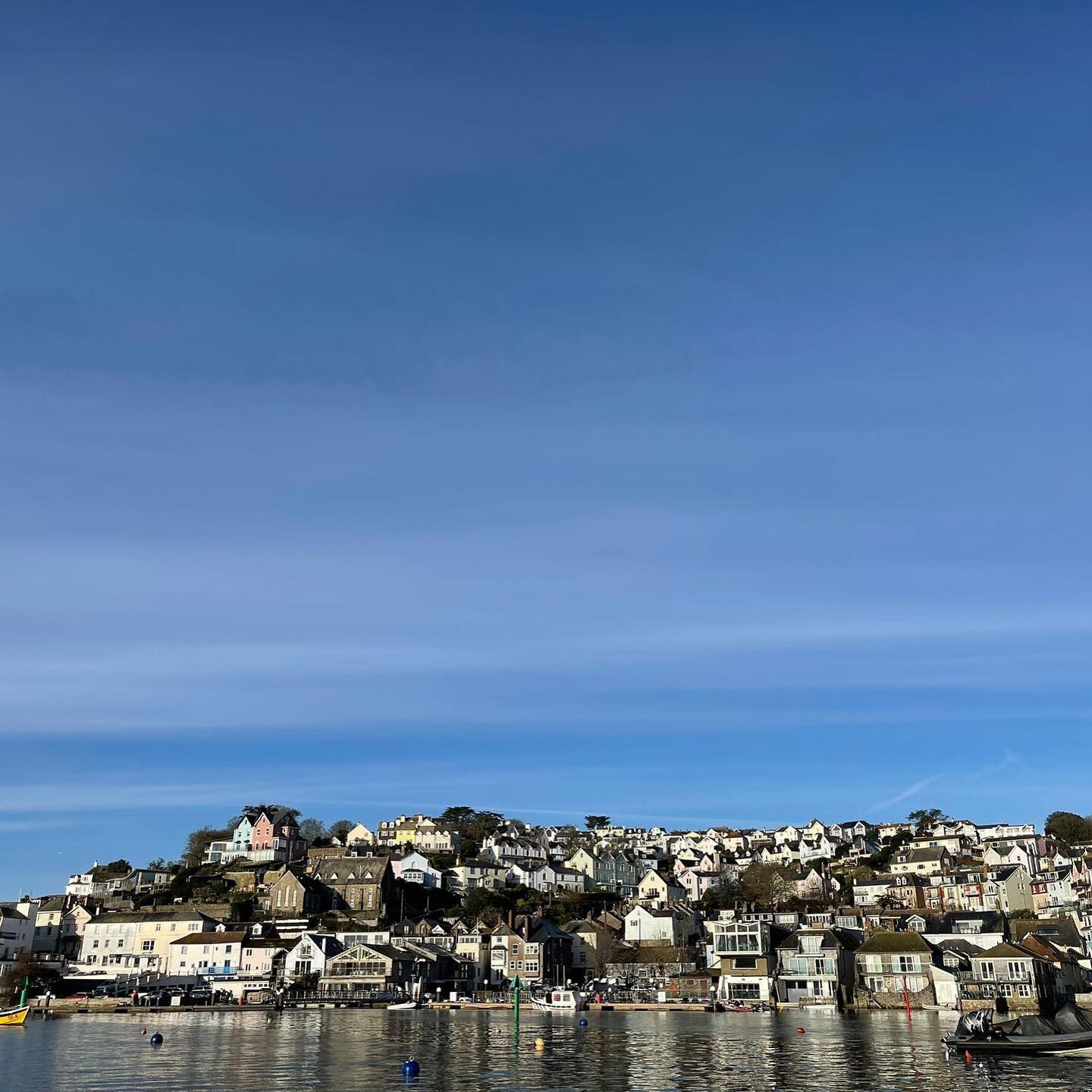 Beautiful Good Friday #easter #weekend #goodfriday #sunshine #blueskies #calmwaters #boats #salcombe #town