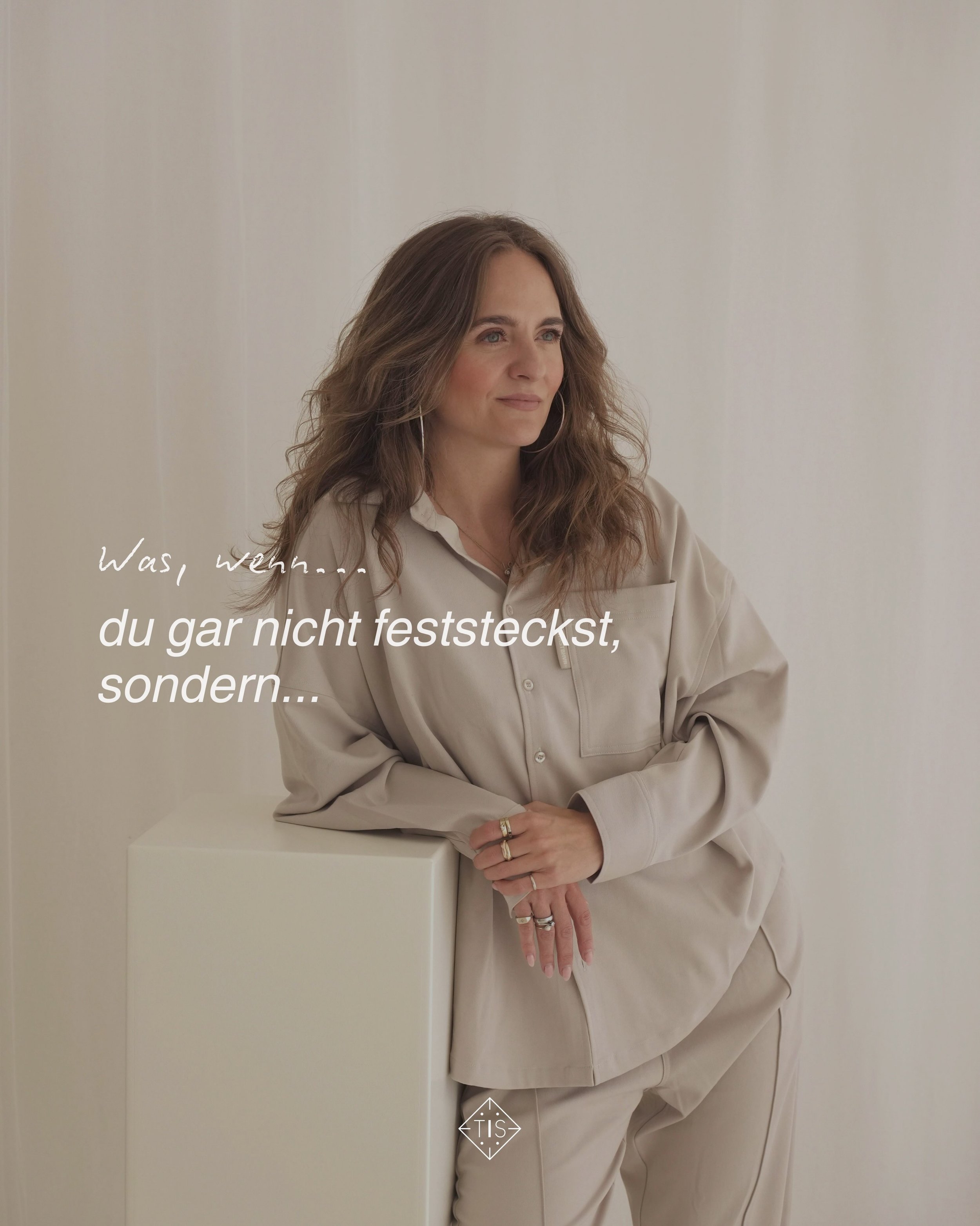 Kennst du das? Du hast schon so viel getan, du wei&szlig;t so viel - &uuml;ber dich, deine Muster, woher wie was kommt. Und doch bewegt sich dein Au&szlig;en nicht mit.

Ob du's glaubst oder nicht, aber das hat einen Grund: Du bist wahrscheinlich noc