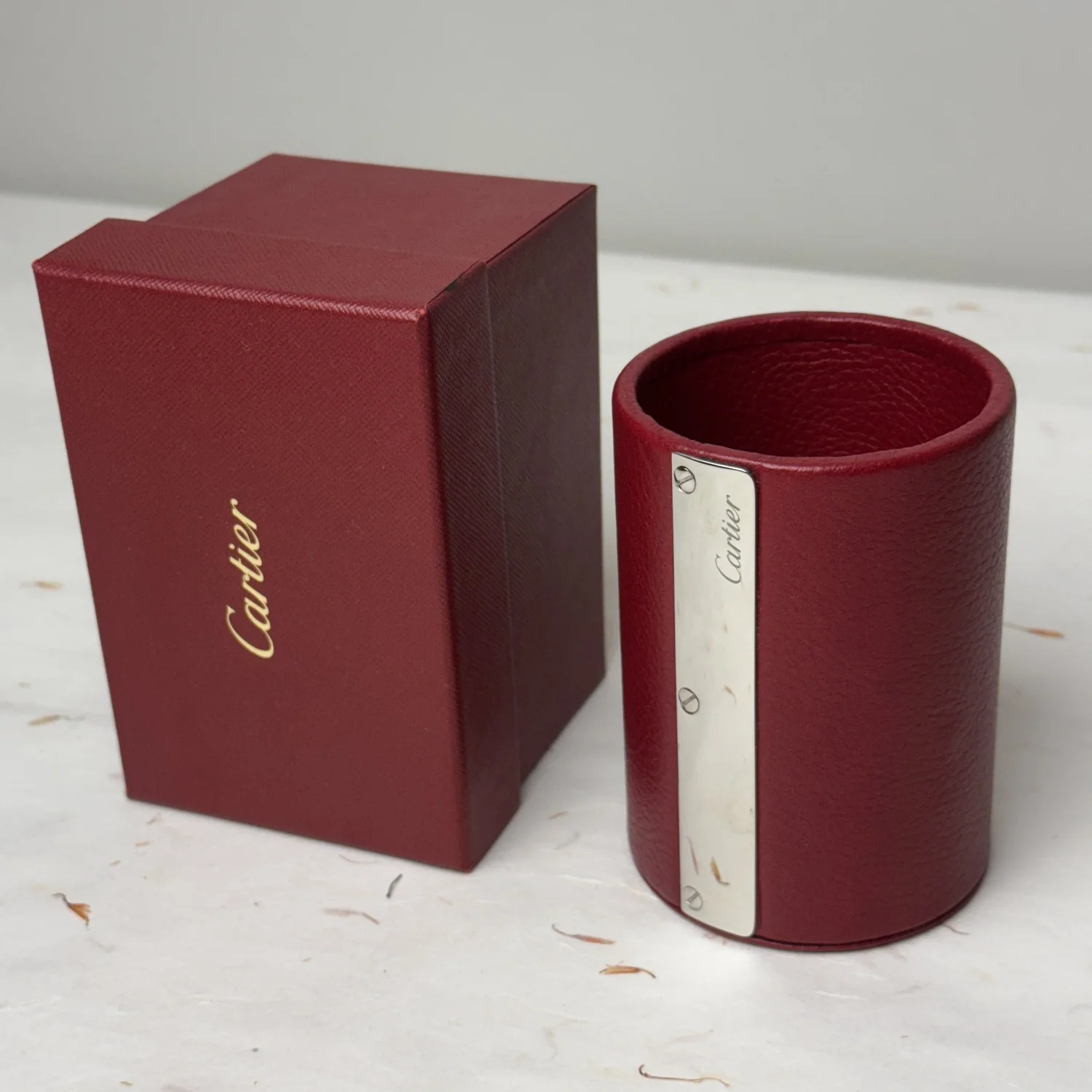 Cartier 赤 レザー 円筒型ケース Cartier Red Leather Pen Holder