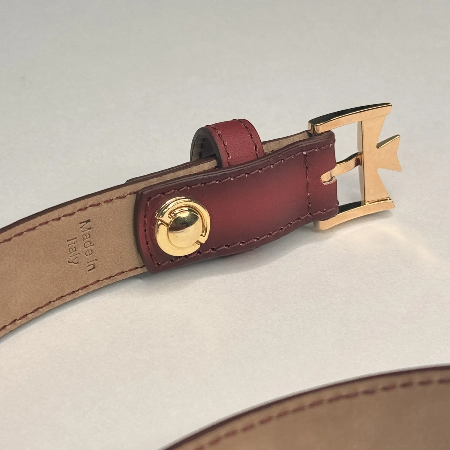Vacheron Constantin Red Leather Belt – Gold Maltese Cross Buckle display picture 2