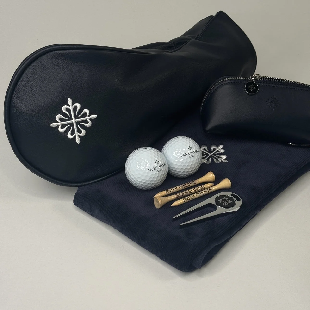 Patek Philippe ストール ノベルティ Patek Philippe Golf Accessories Set – Leather Headcover & Branded