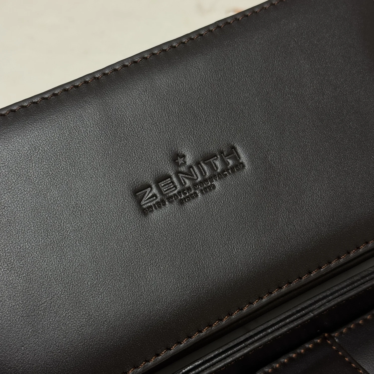 Zenith Watch Box – Premium Leather Case for Luxury Timepieces