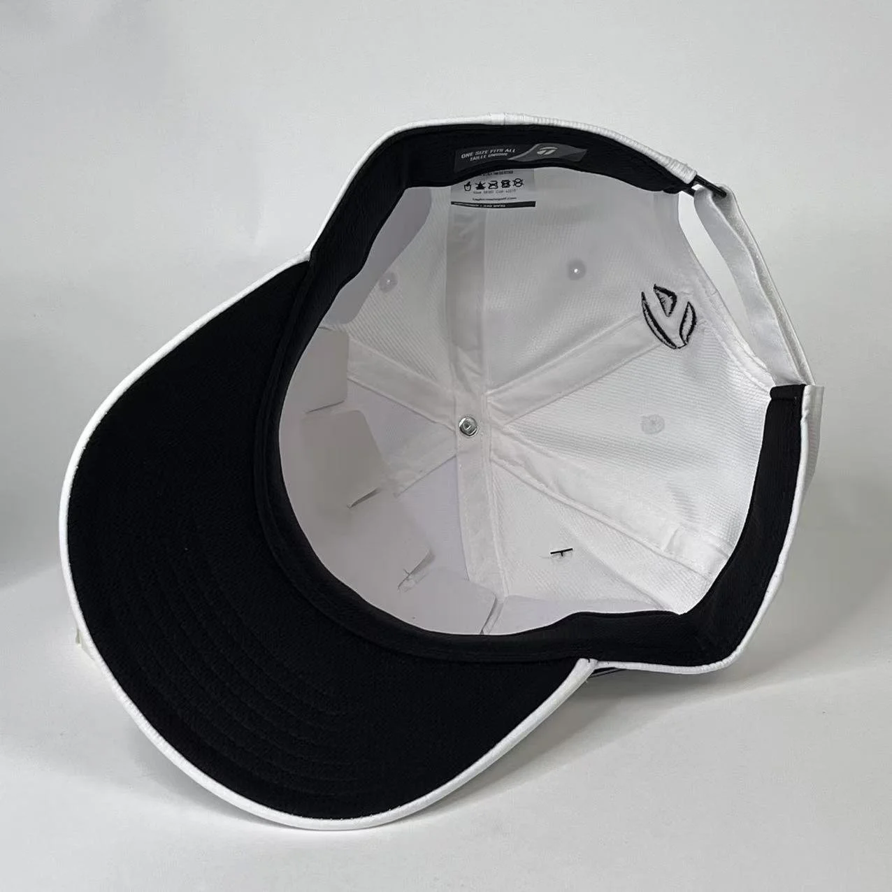 Audemars Piguet x TaylorMade White Performance Golf Cap – One Size