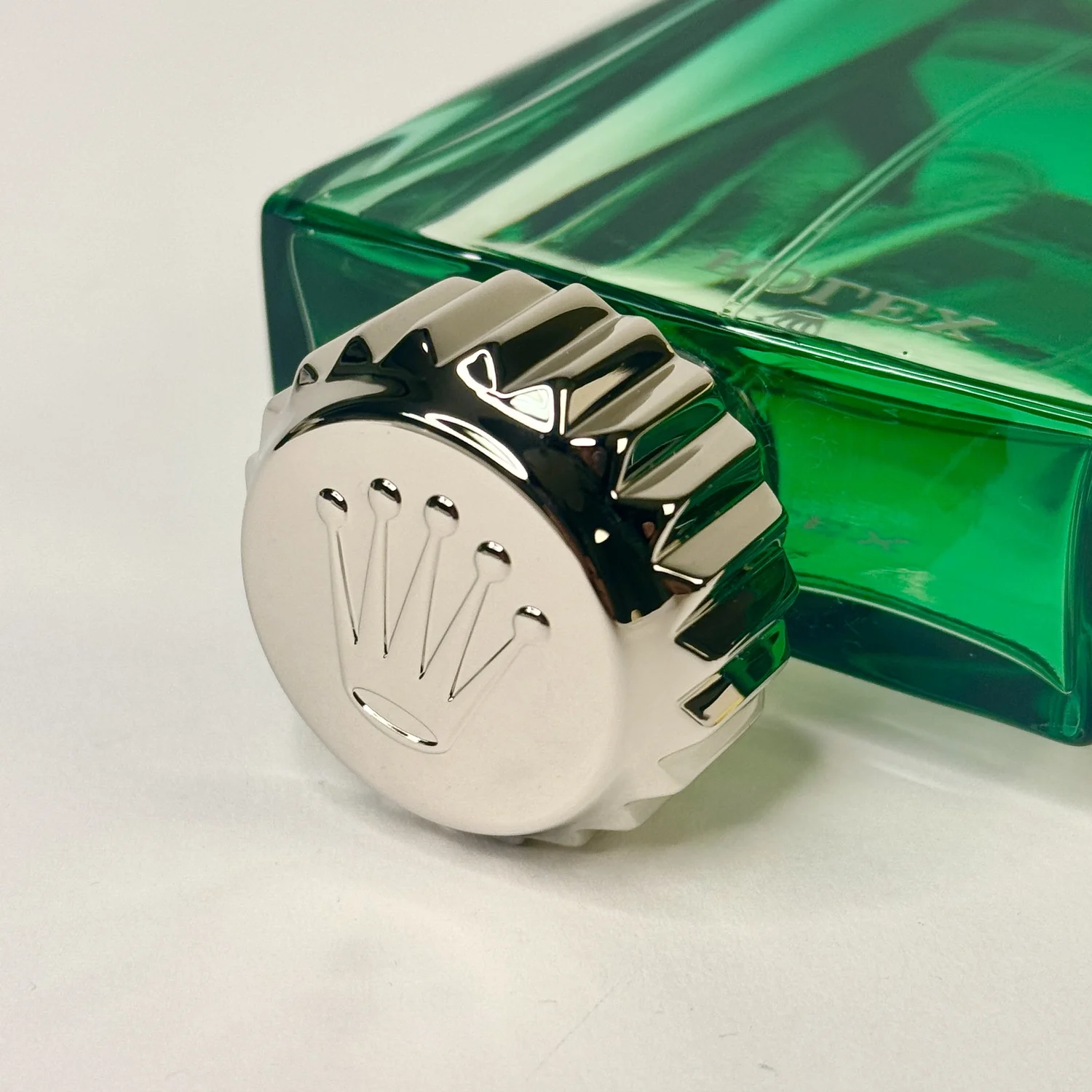 Rolex Eau de Parfum 100 ml – Luxury Green Glass Bottle with Crown Cap